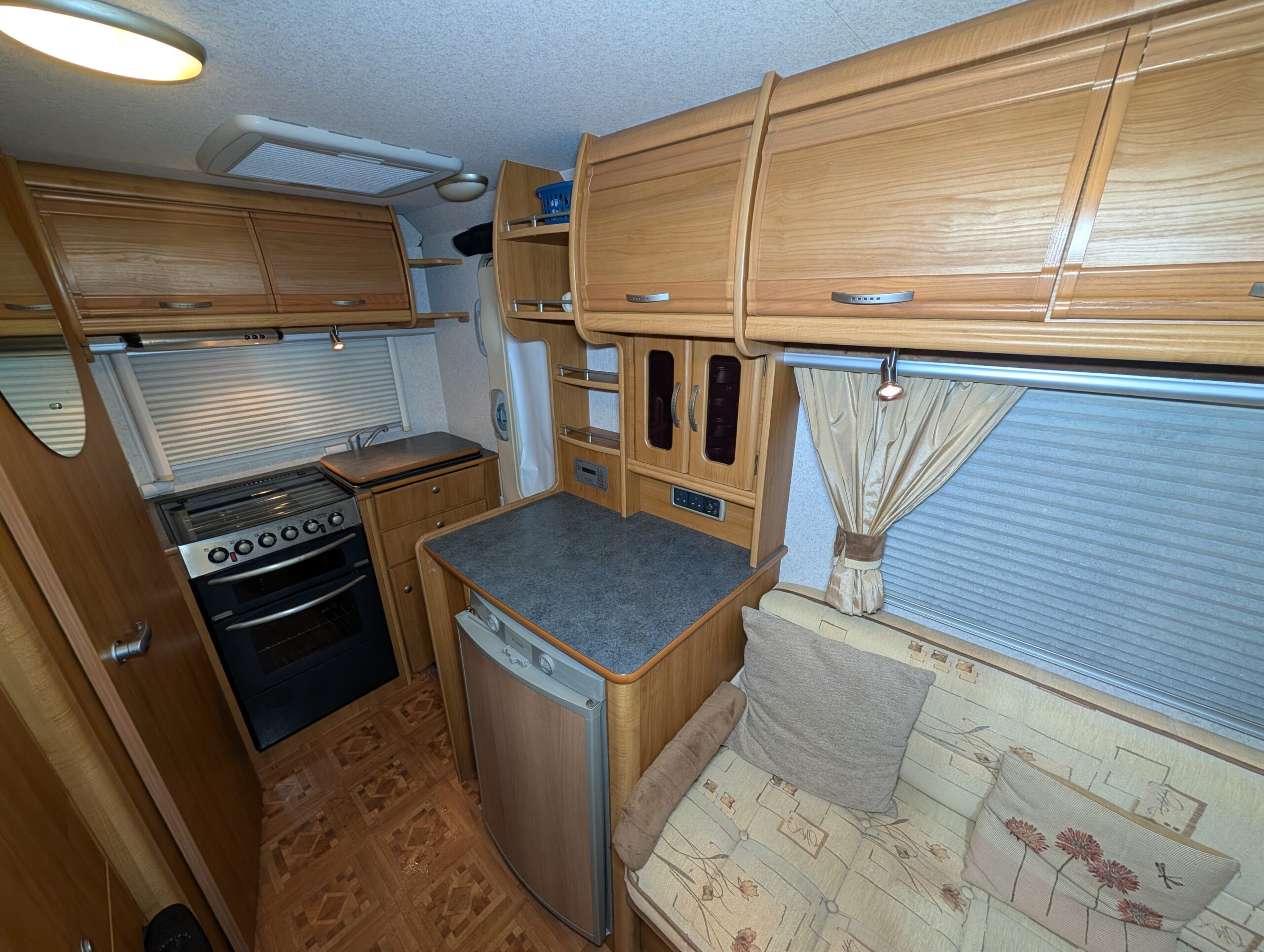 
								Autocruise Pioneer Jolliet full									