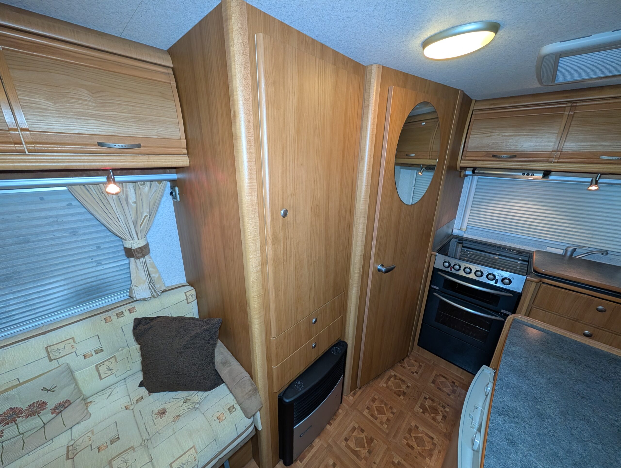 
								Autocruise Pioneer Jolliet full									