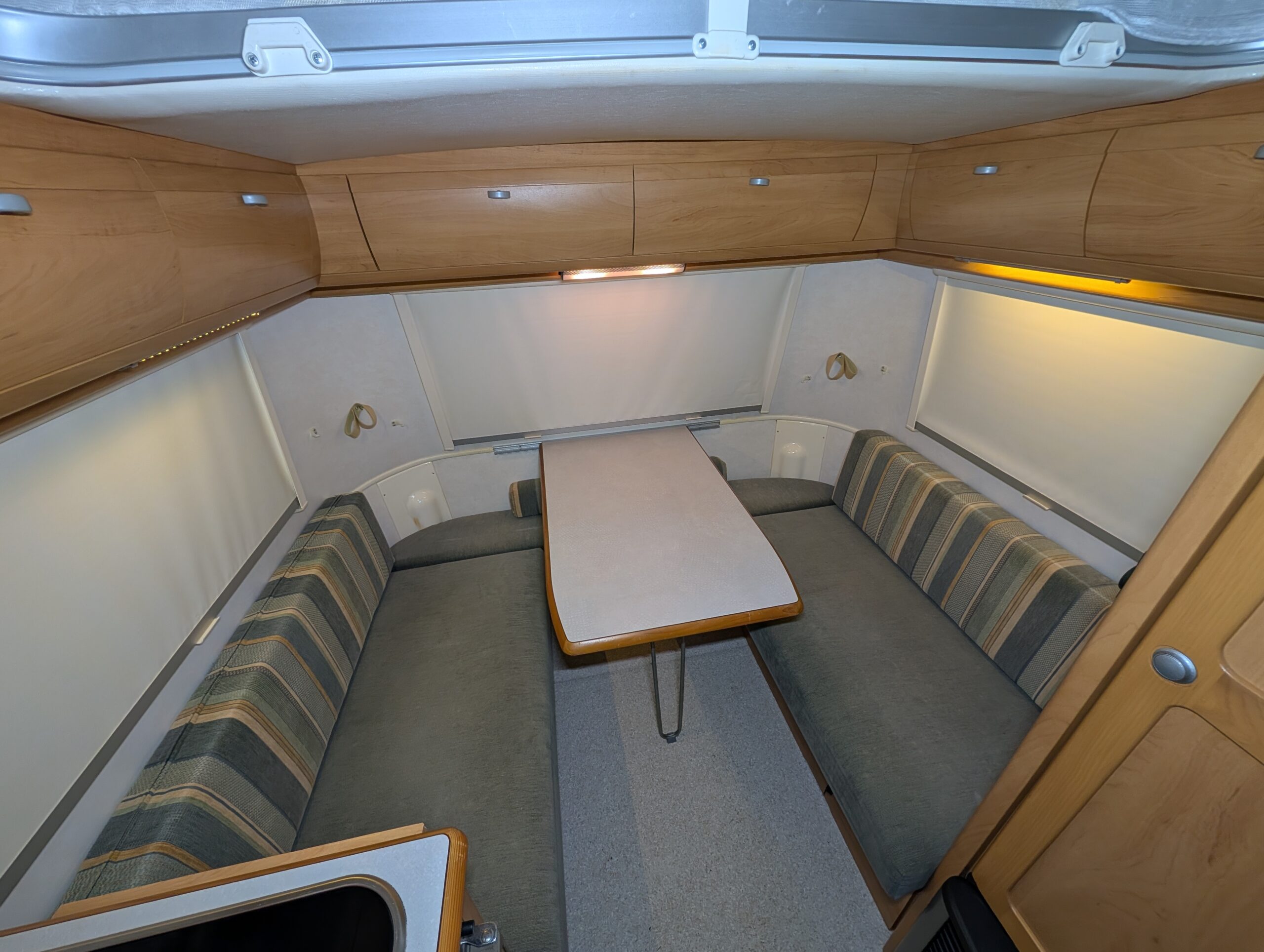 
								Eriba Triton 430 GT full									