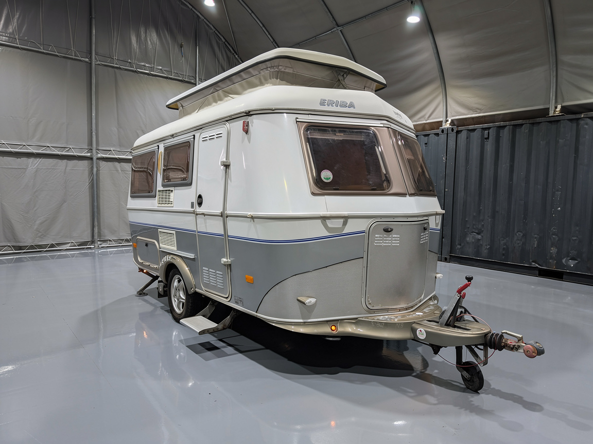 
								Eriba Triton 430 GT full									