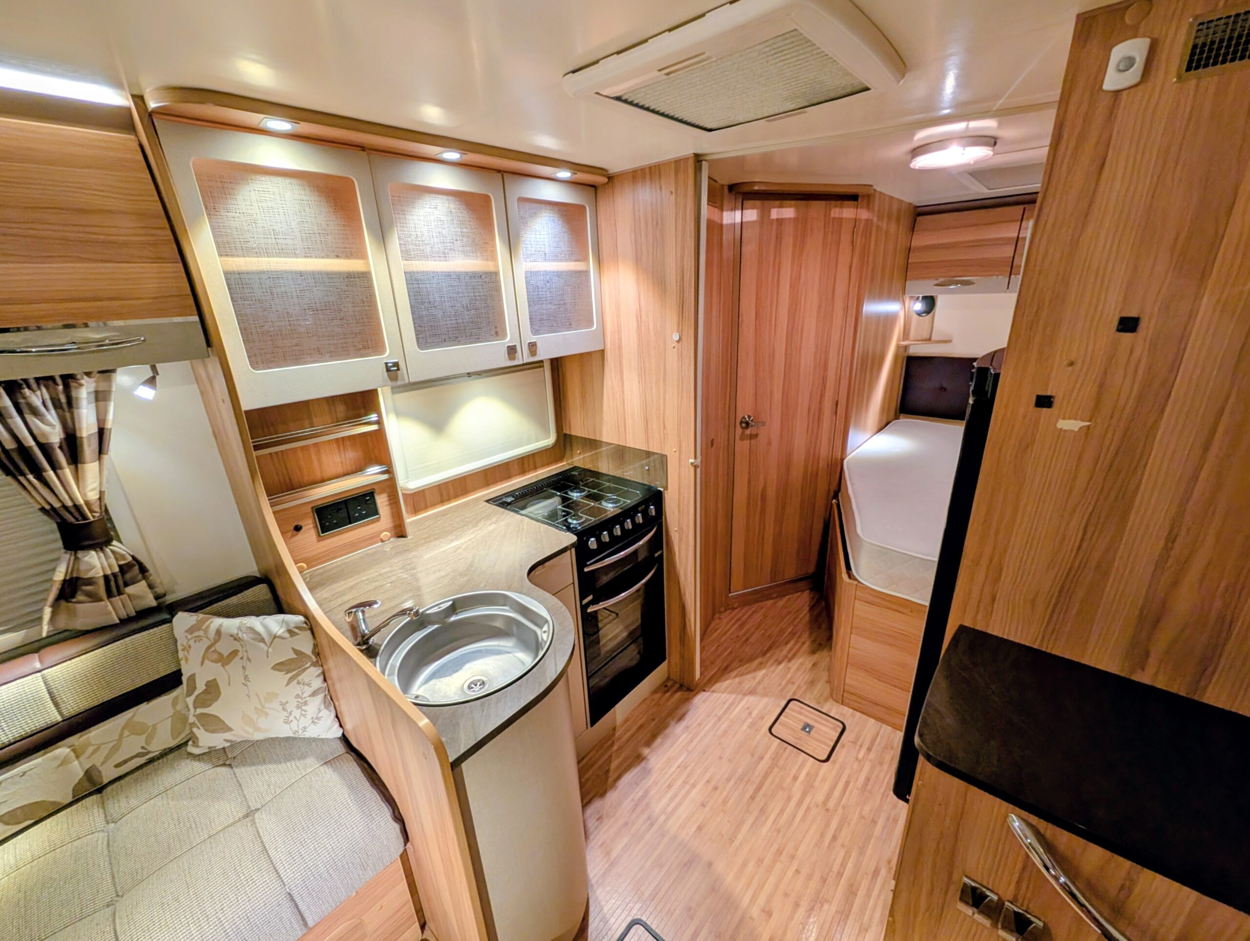 
								Bailey Approach Autograph 740 full									