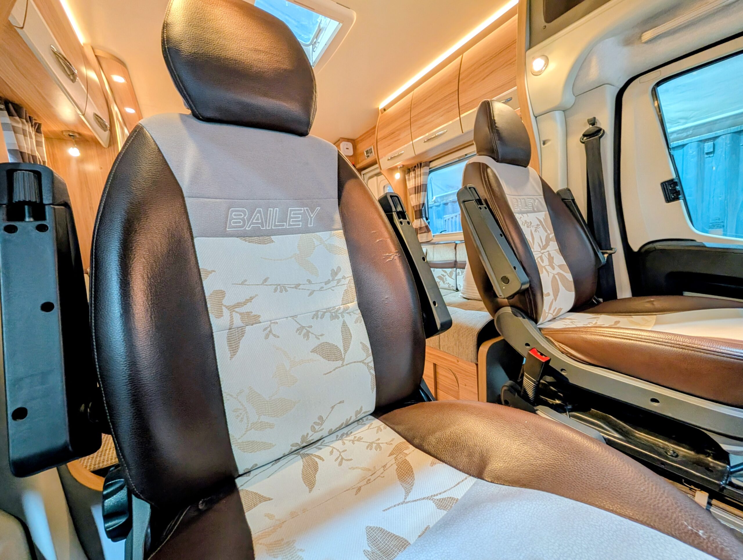 
								Bailey Approach Autograph 740 full									