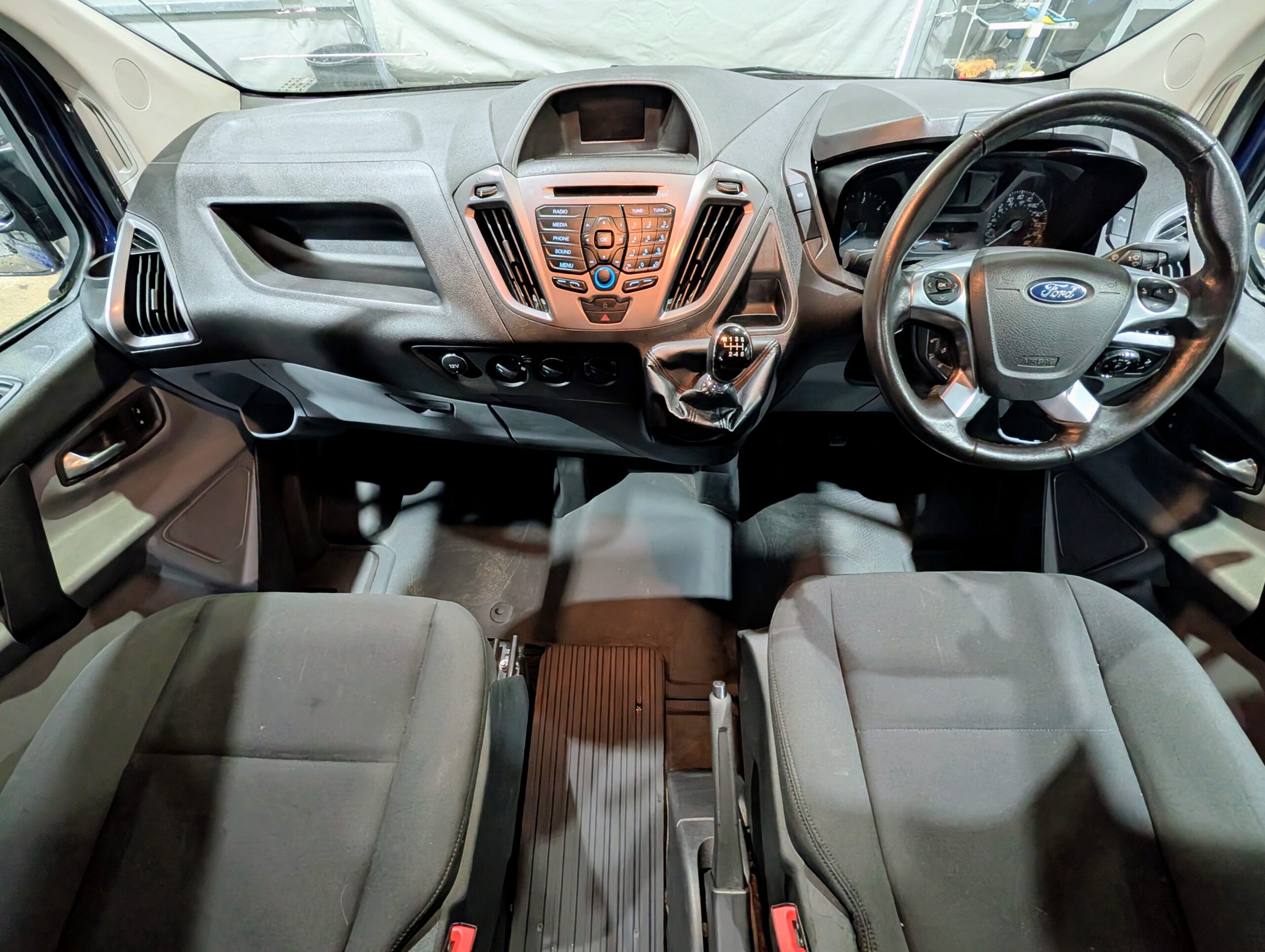 
								Ford Transit Custom Campervan full									