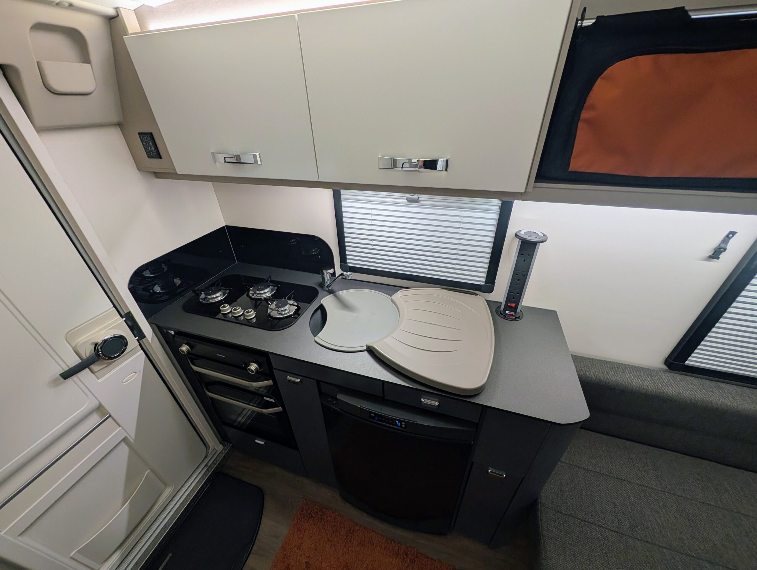 
								Swift BaseCamp full									