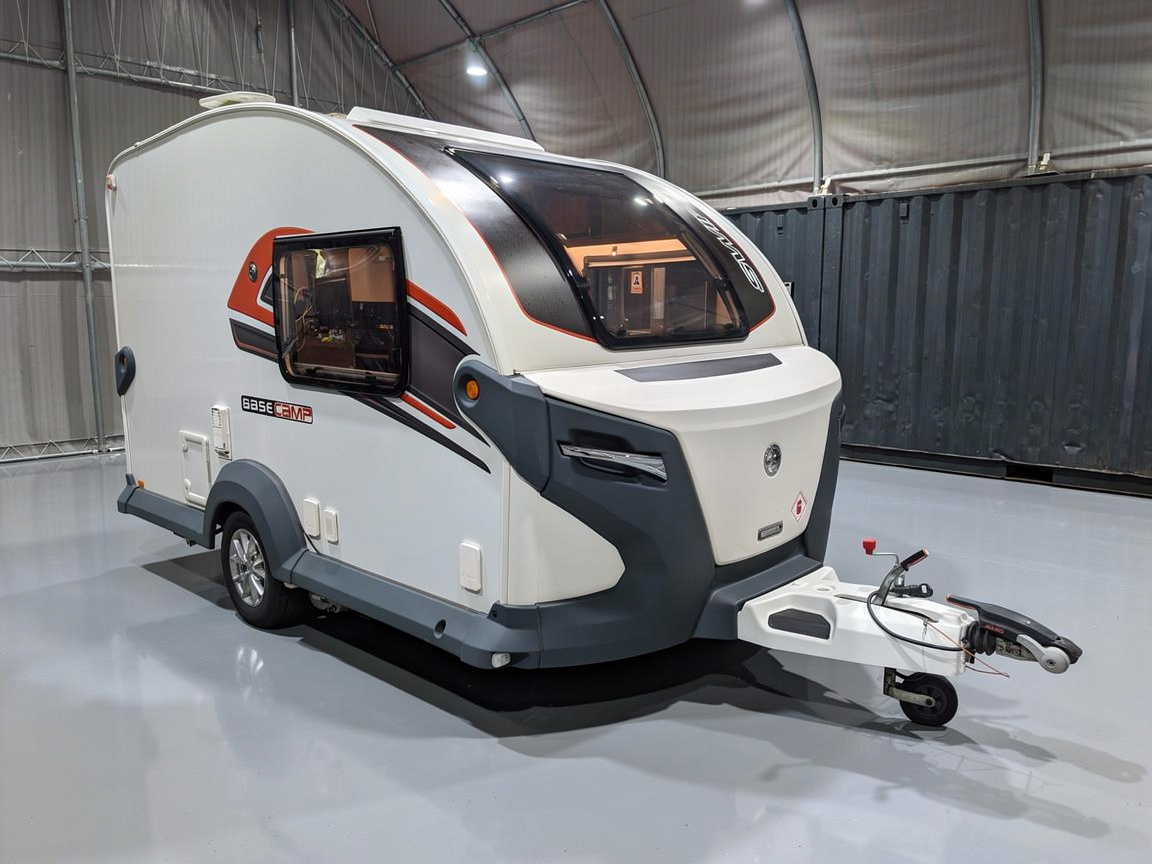 
								Swift BaseCamp full									