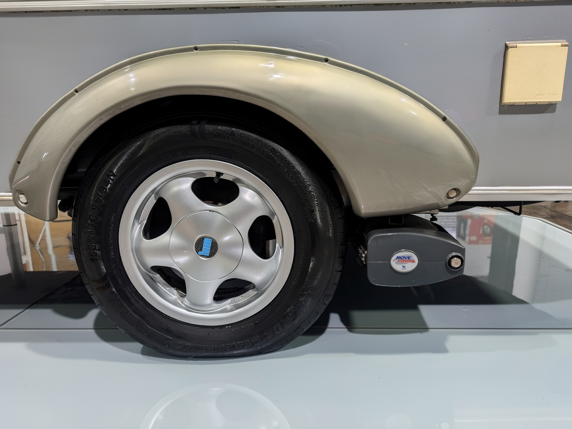 
								Eriba Triton 430 Touring GT full									