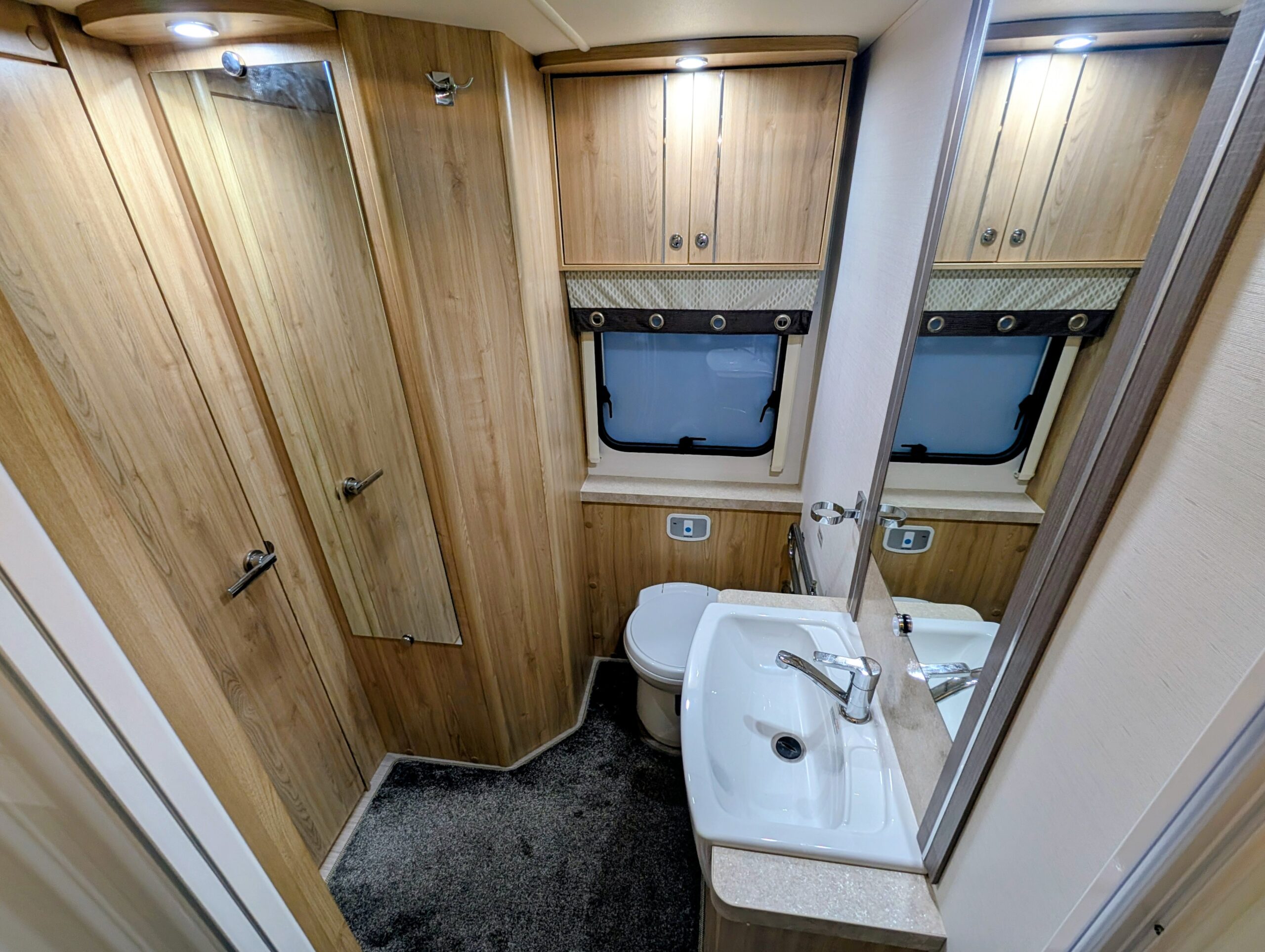 
								Elddis Crusader Tempest EB full									