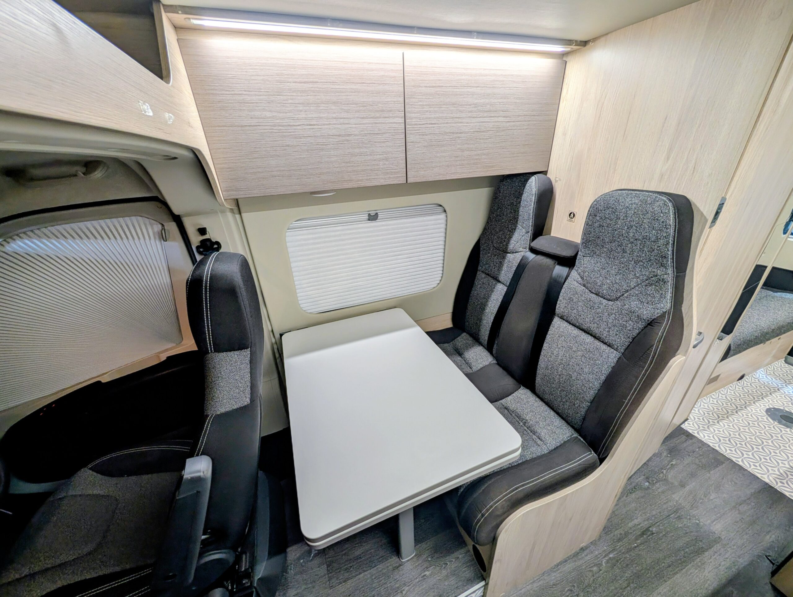 
								Auto-Trail Expedition 67 full									