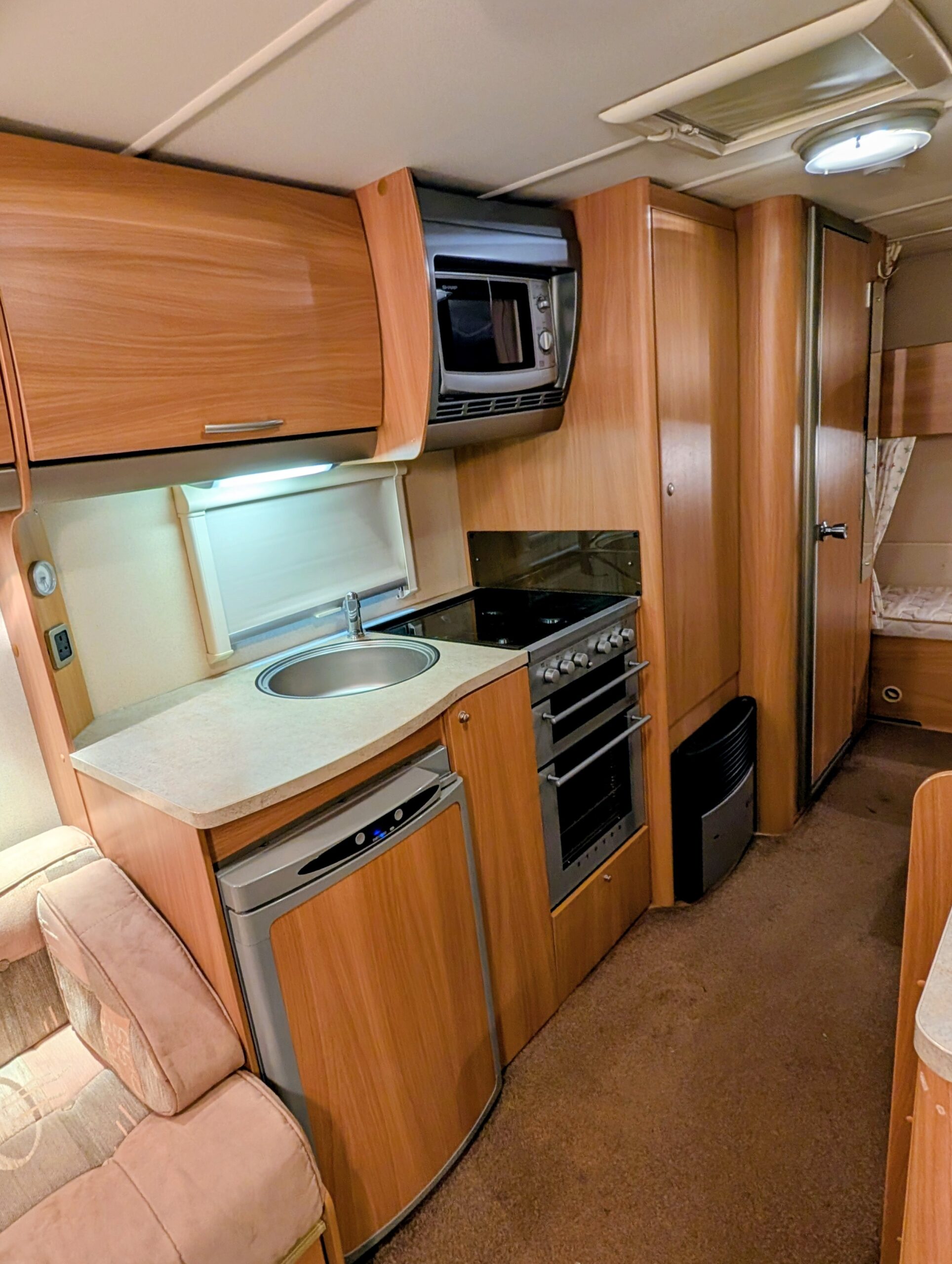 
								Swift Accord 57 full									