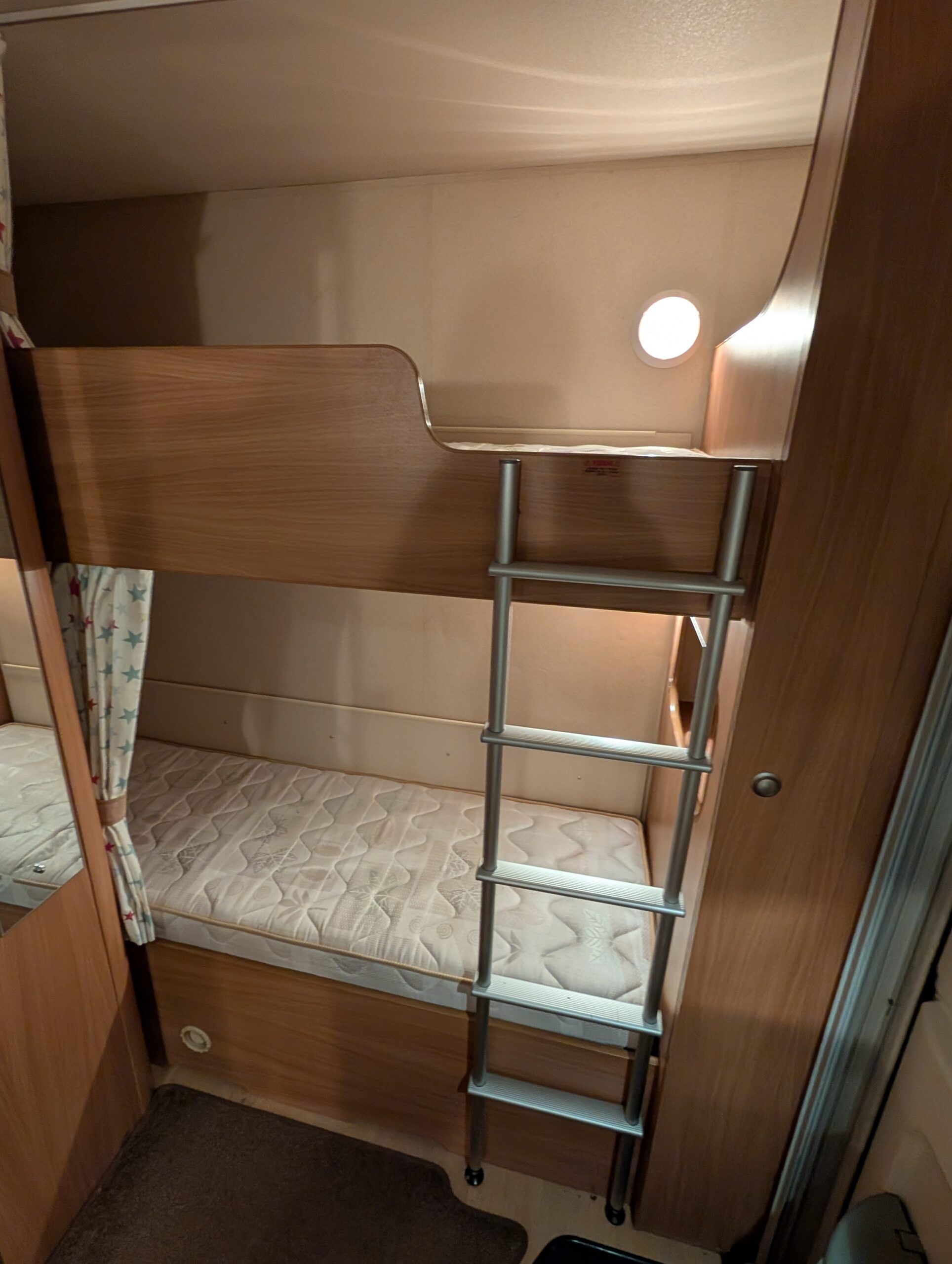 
								Swift Accord 57 full									