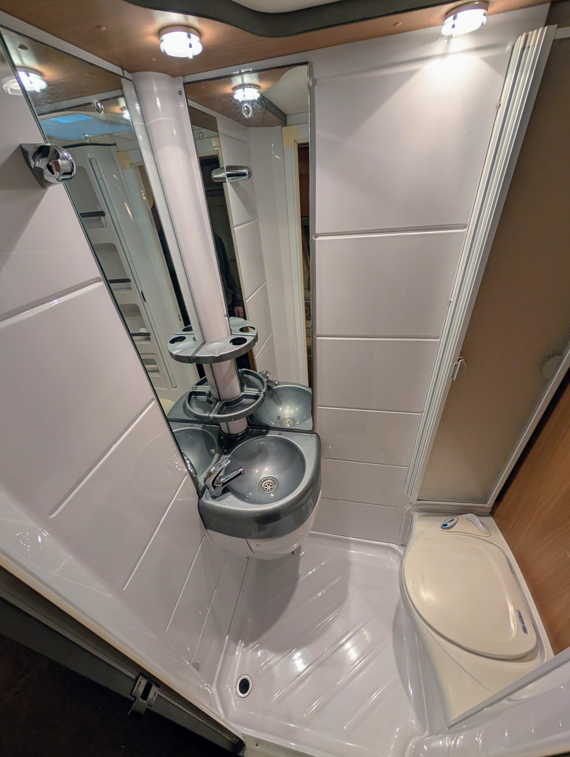 
								Swift Accord 57 full									