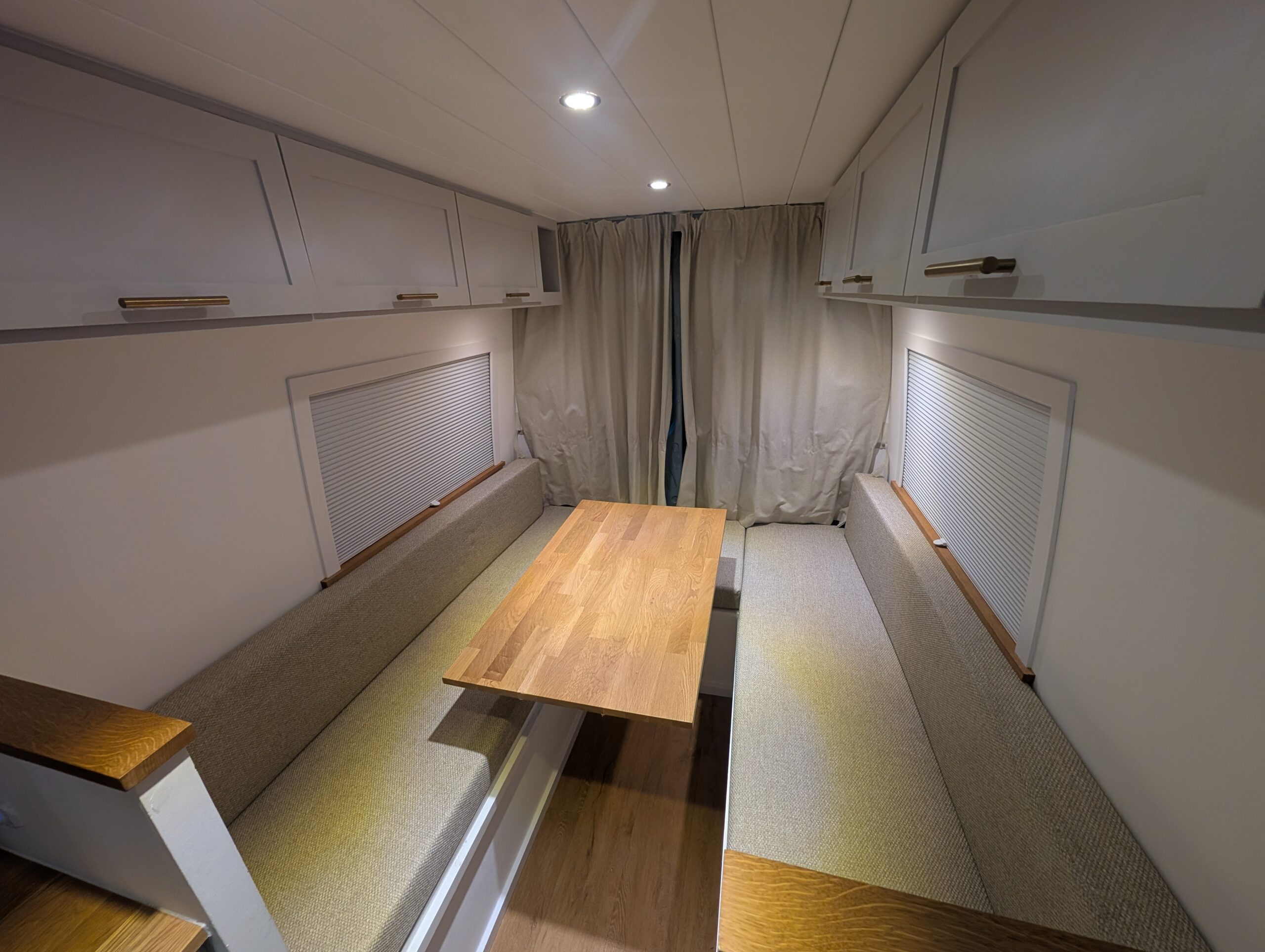 
								Mercedes-Benz Sprinter Campervan Conversion full									