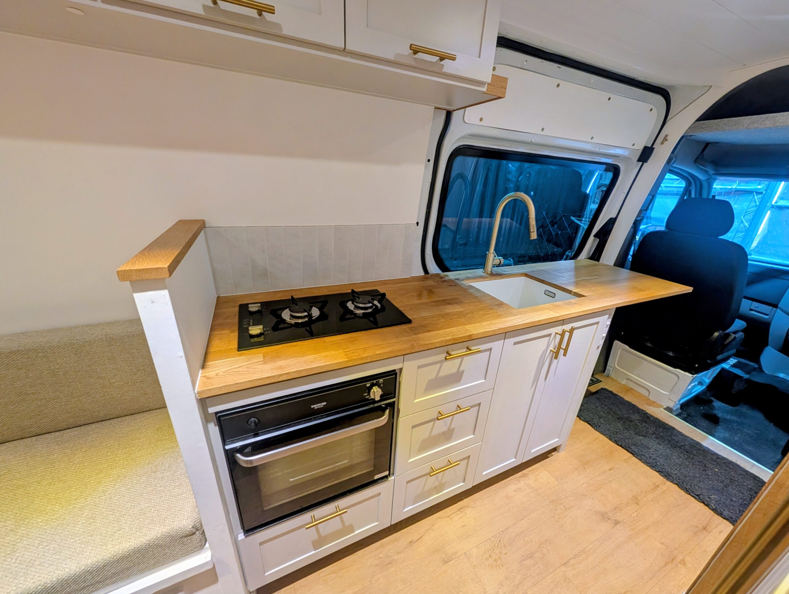 
								Mercedes-Benz Sprinter Campervan Conversion full									