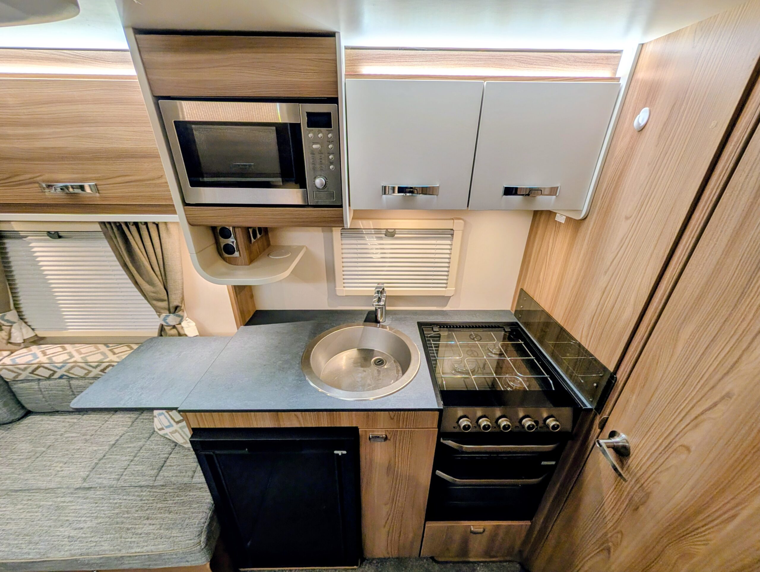 
								Swift Celebrate 4EB full									