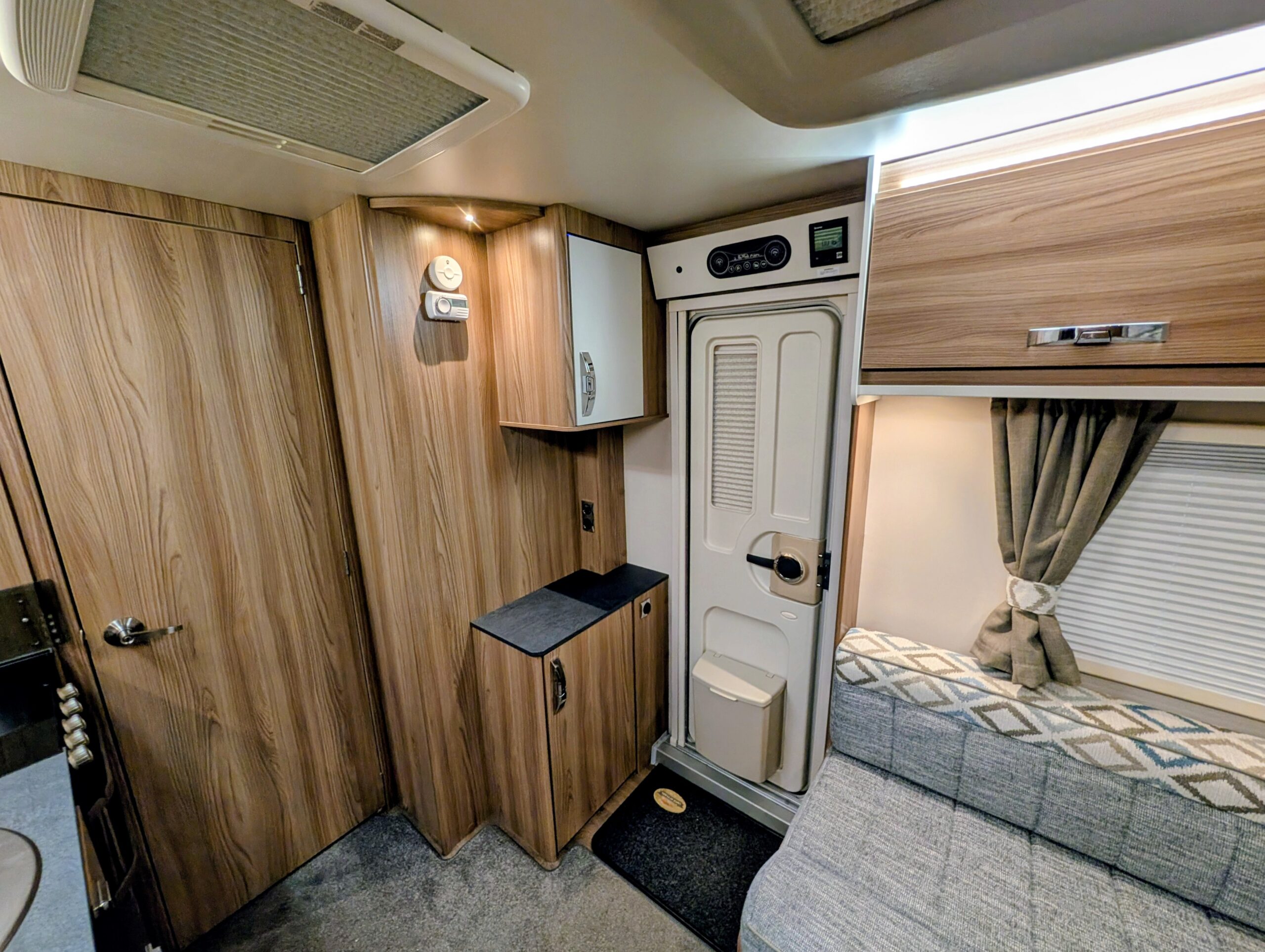 
								Swift Celebrate 4EB full									