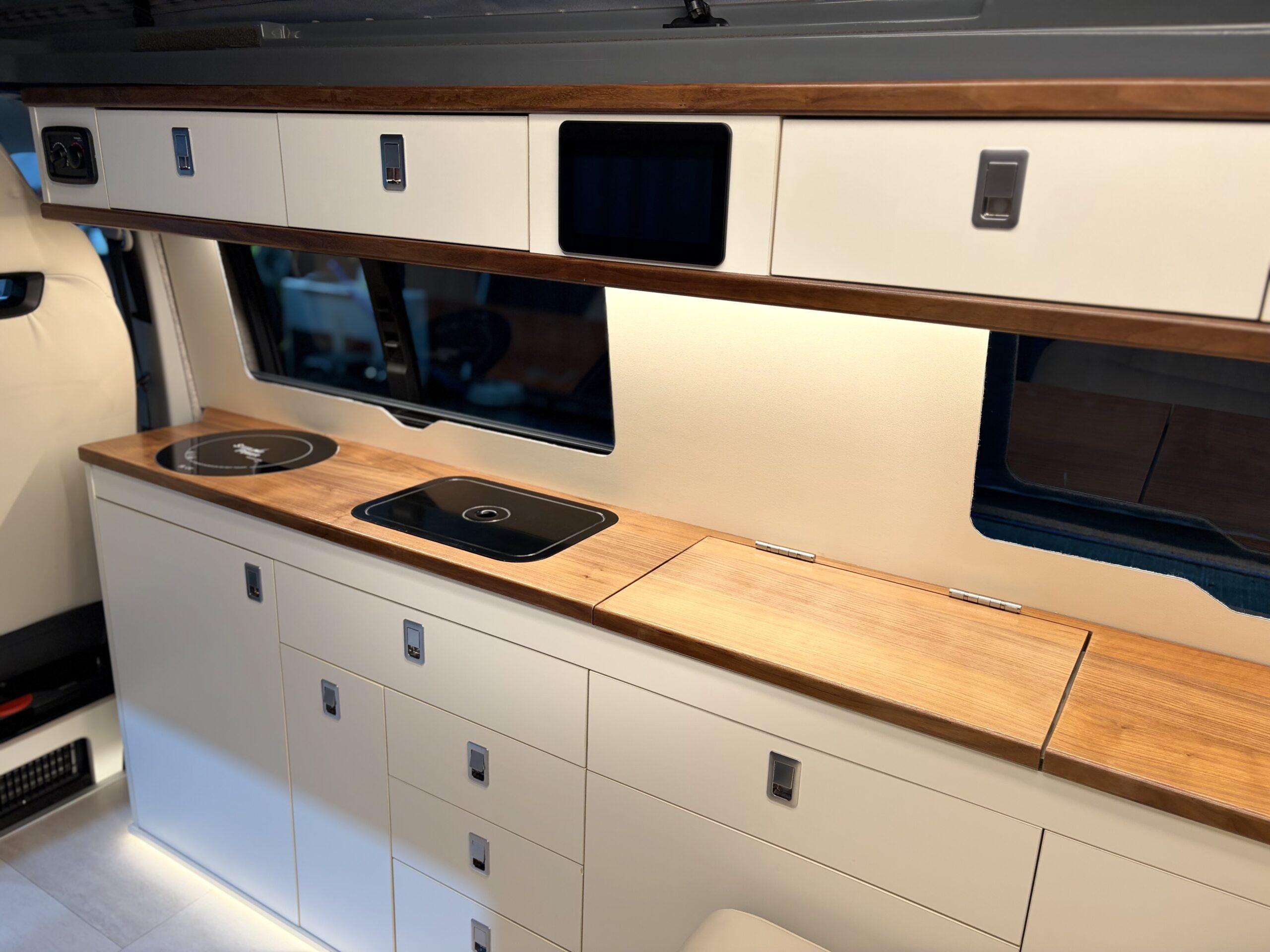 
								Volkswagen Transporter T32 Sportline full									