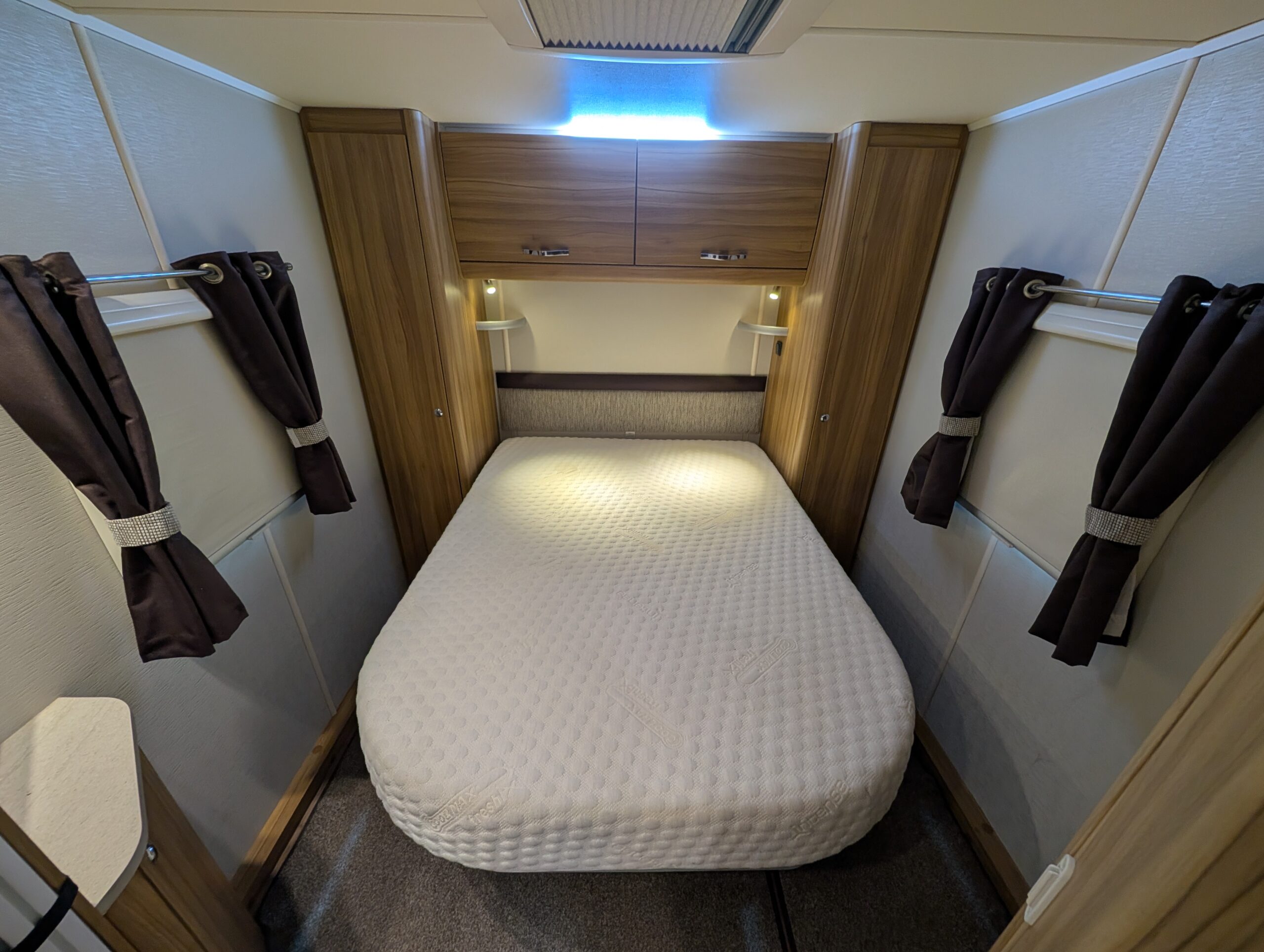 
								Elddis Supreme 550 full									