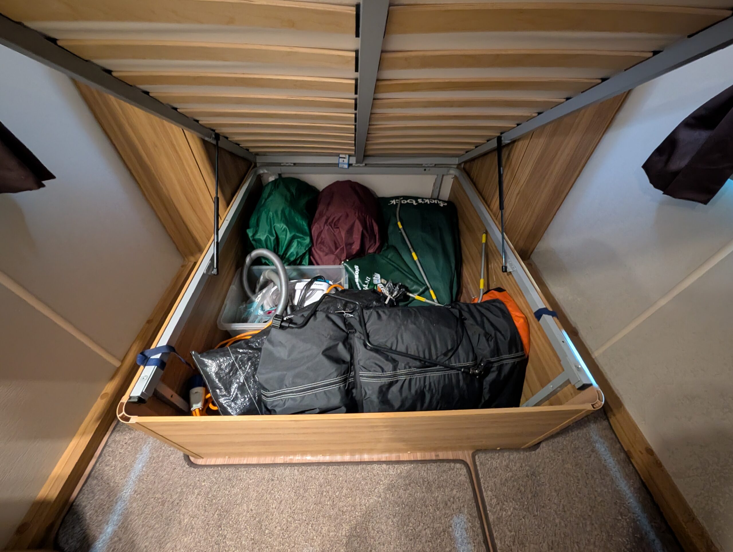 
								Elddis Supreme 550 full									