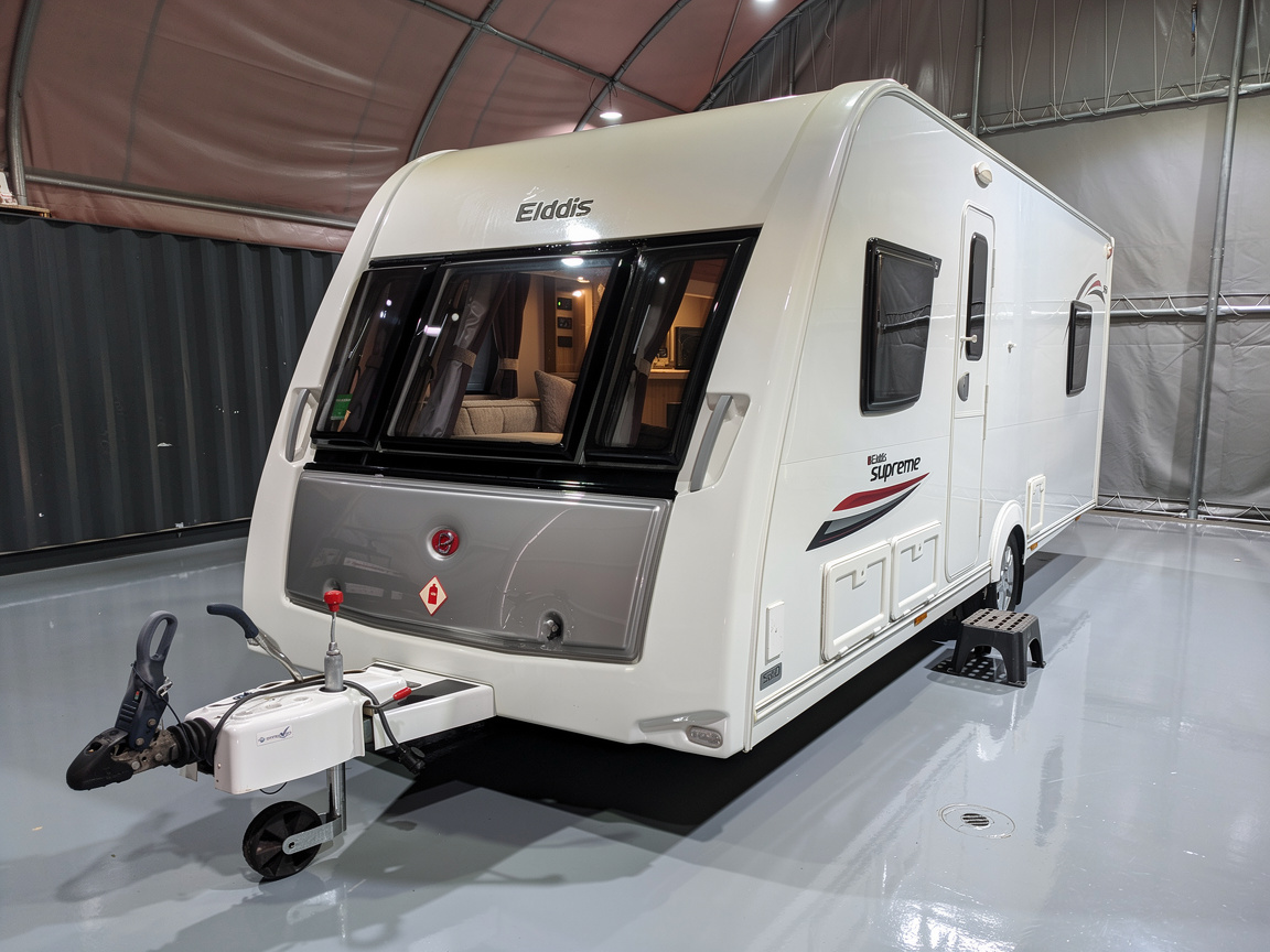 Used Carvan For Sale Manchester-Elddis Supreme 550 4 Berth Fixed Island Bed Caravan