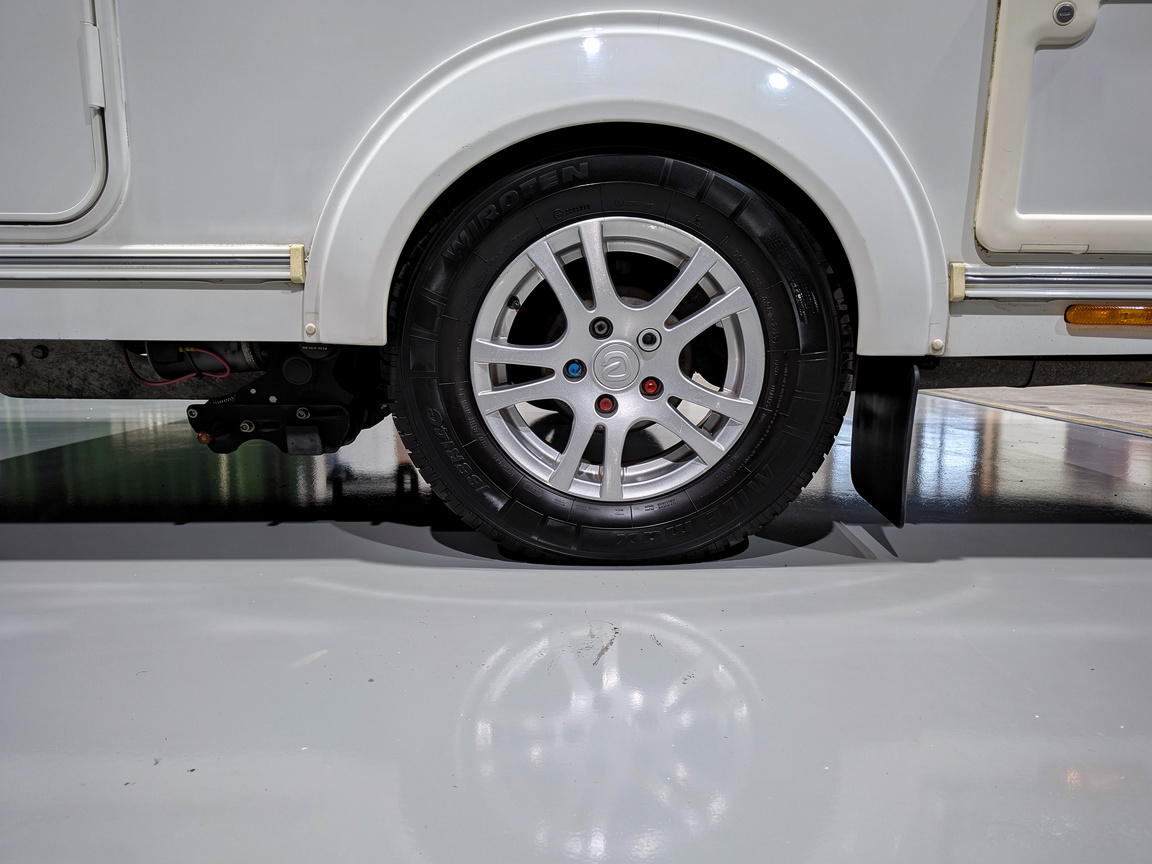 
								Elddis Supreme 550 full									