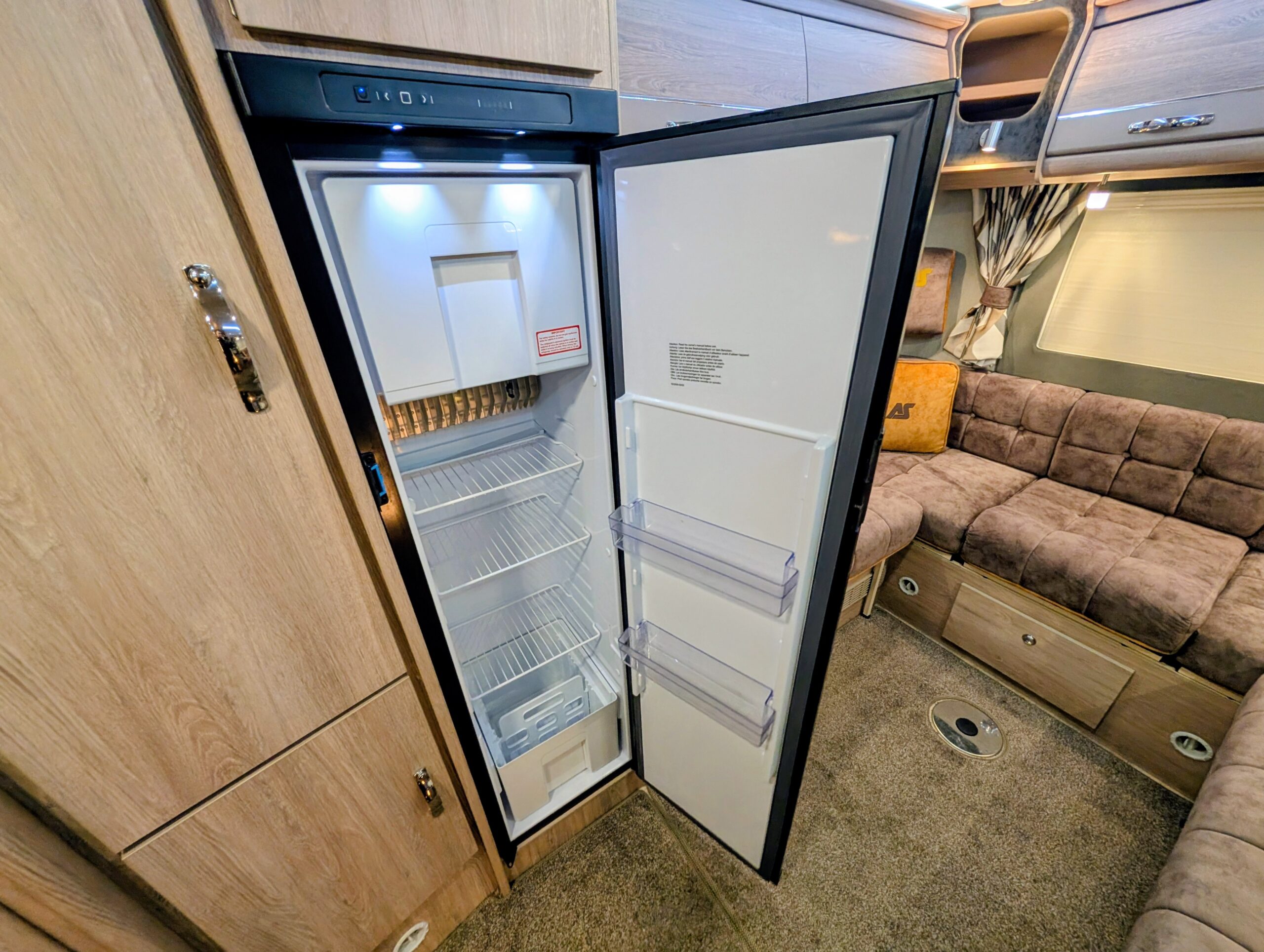 
								Auto-Sleeper Broadway EL full									