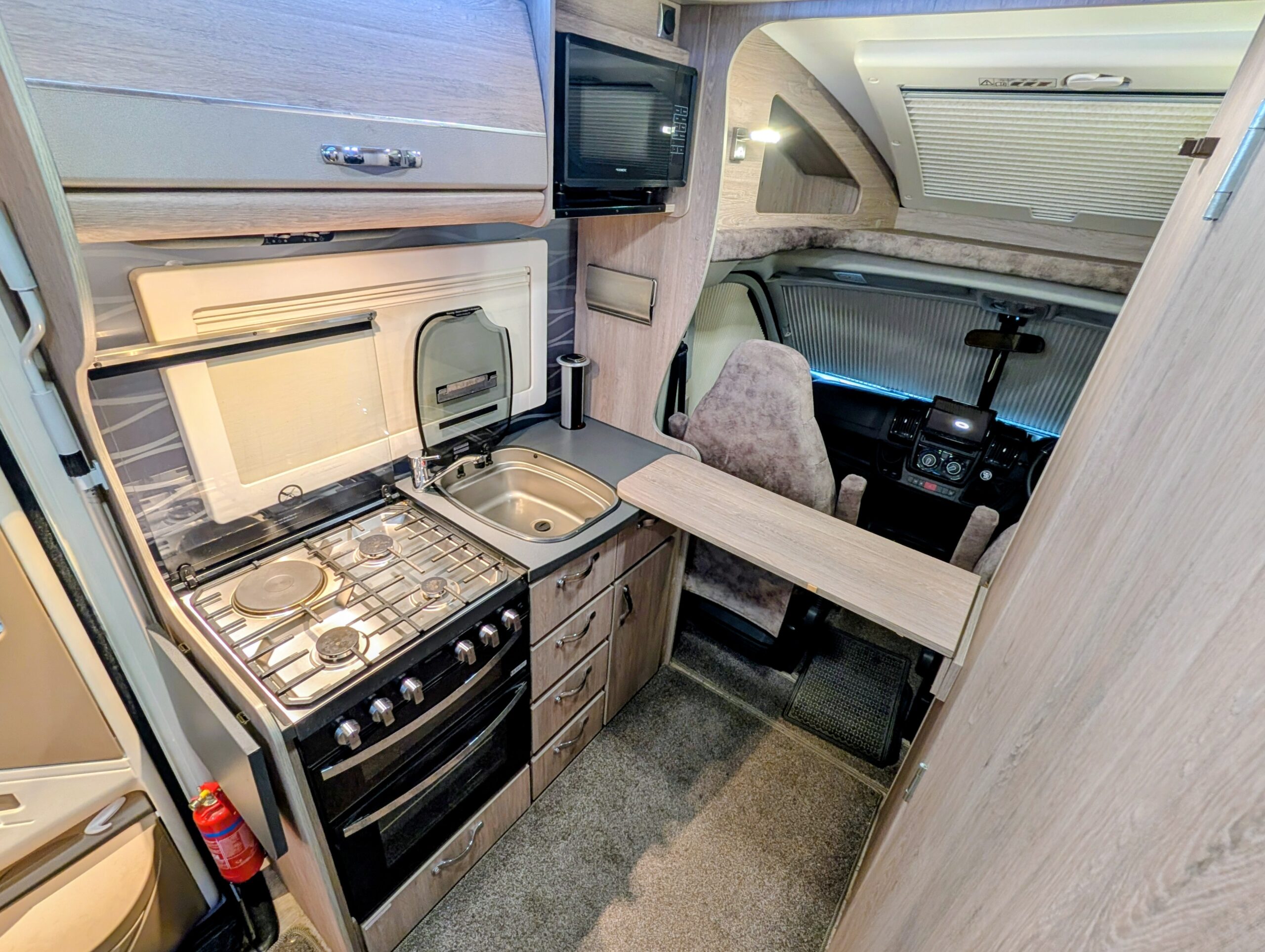 
								Auto-Sleeper Broadway EL full									