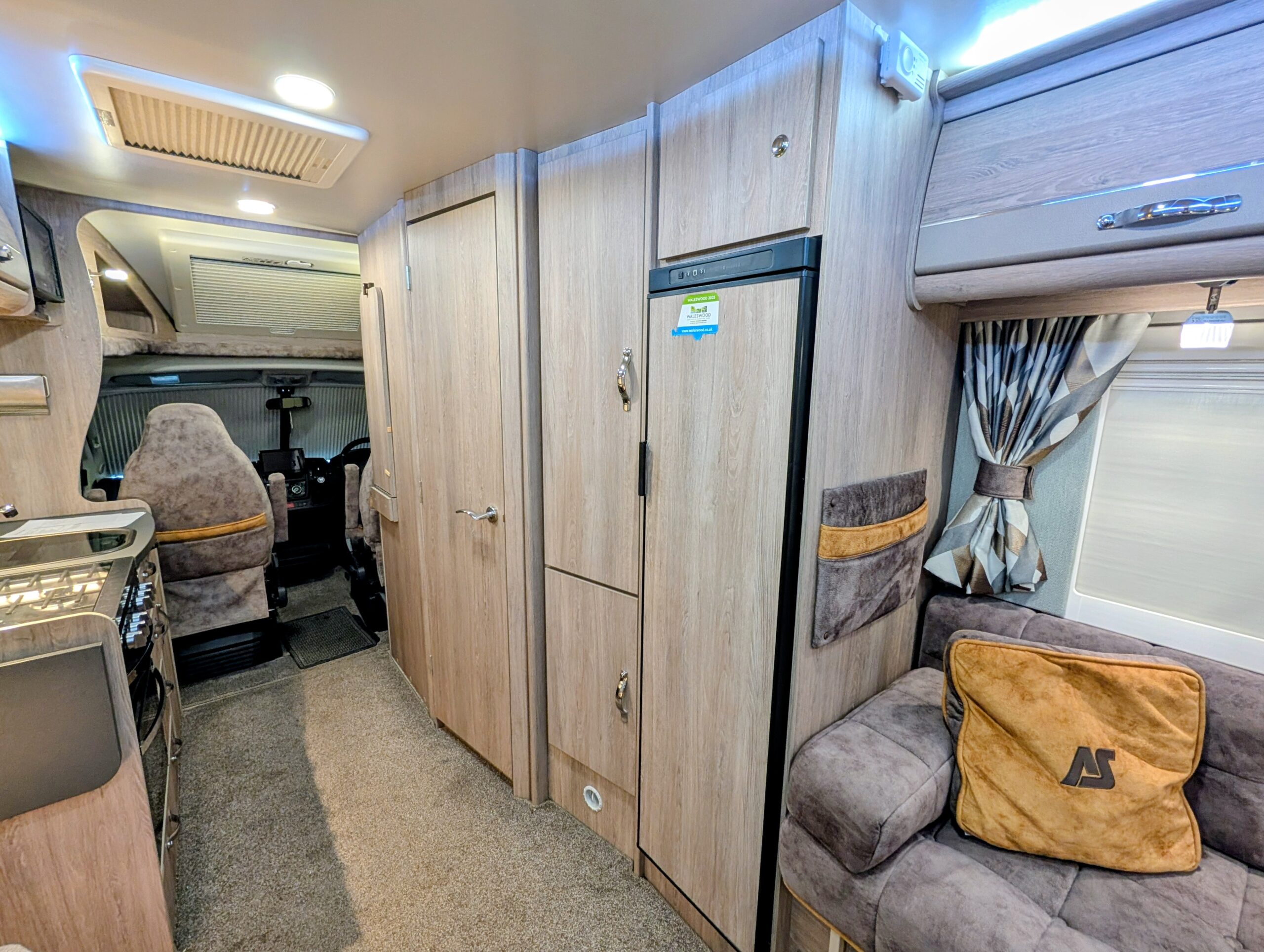 
								Auto-Sleeper Broadway EL full									