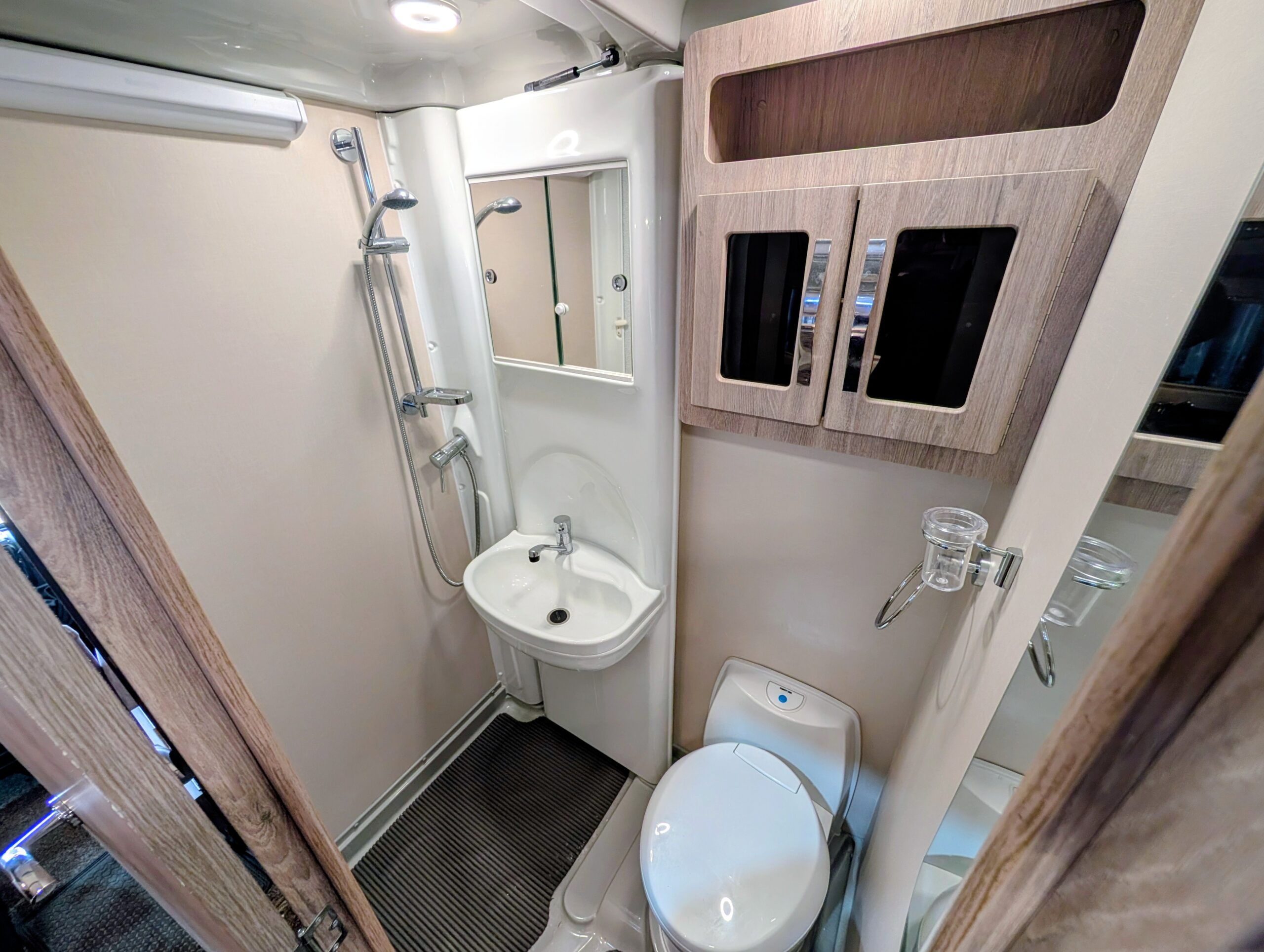 
								Auto-Sleeper Broadway EL full									