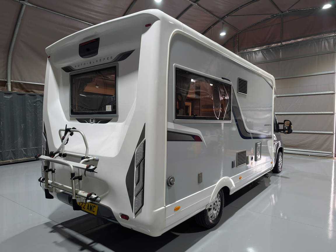 
								Auto-Sleeper Broadway EL full									