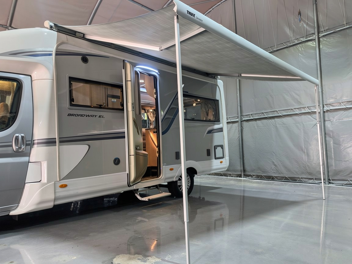 
								Auto-Sleeper Broadway EL full									