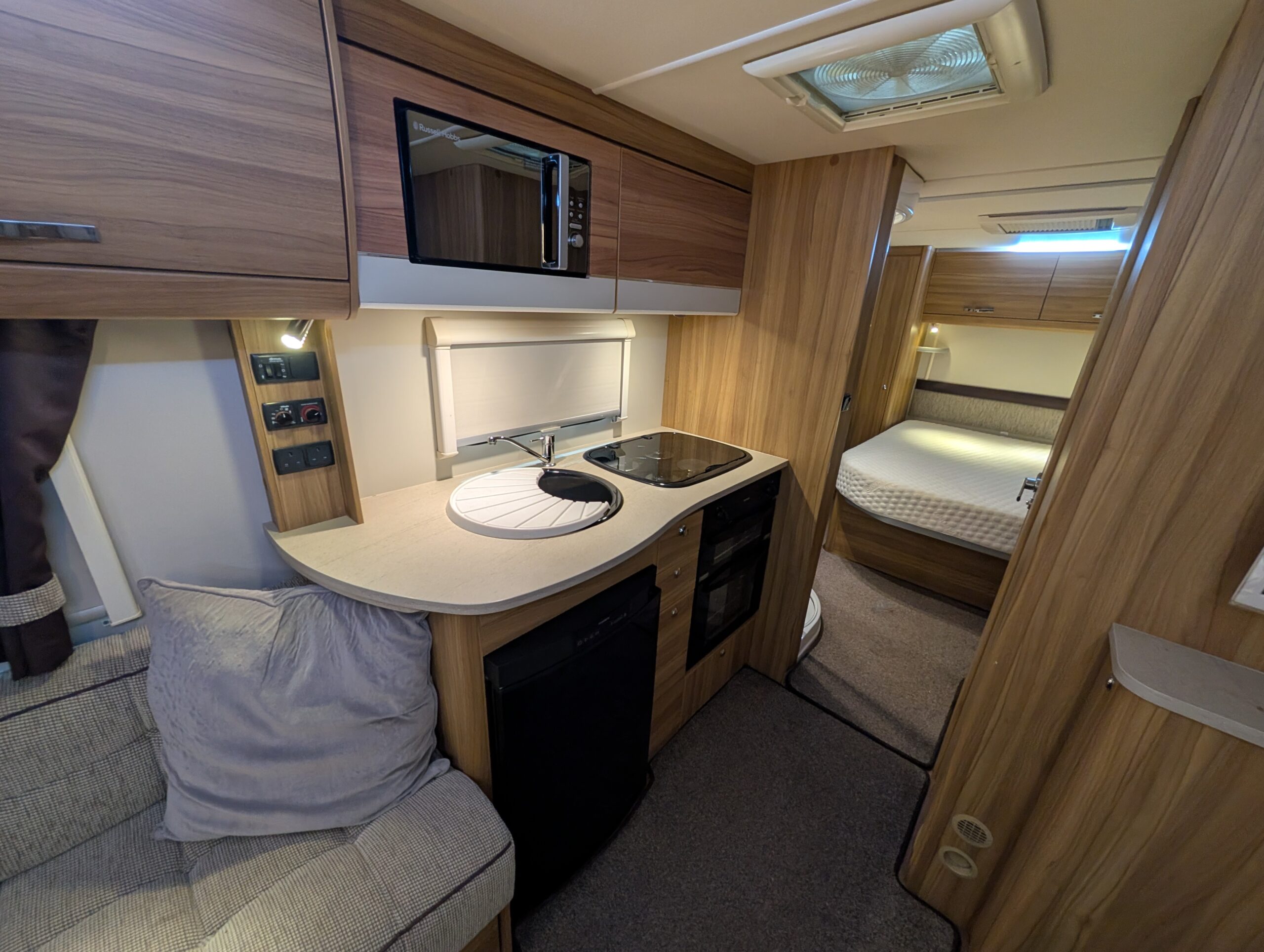 
								Elddis Supreme 550 full									