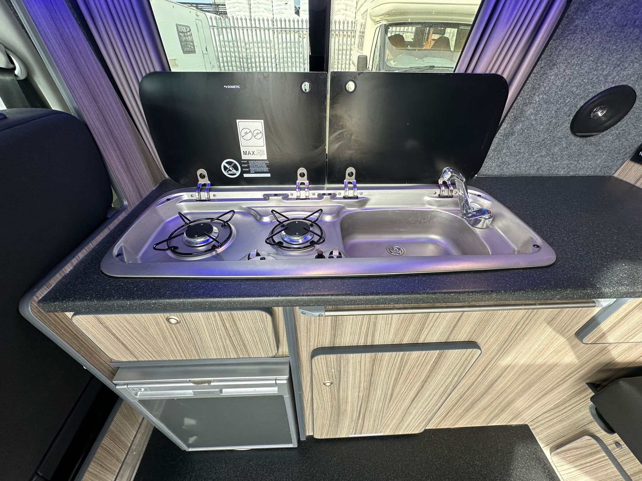 
								Volkswagon T6 Transporter Campervan full									