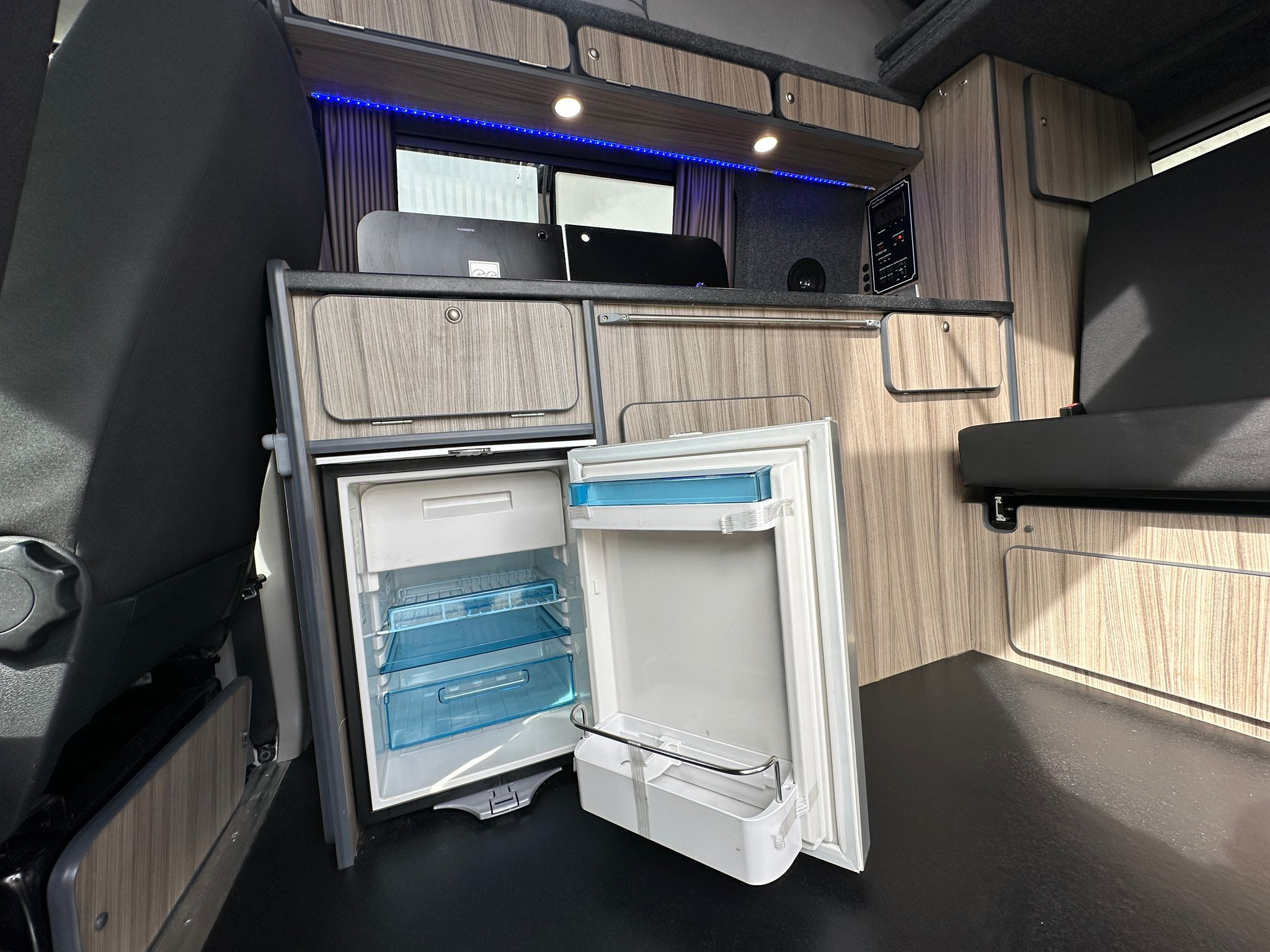 
								Volkswagon T6 Transporter Campervan full									