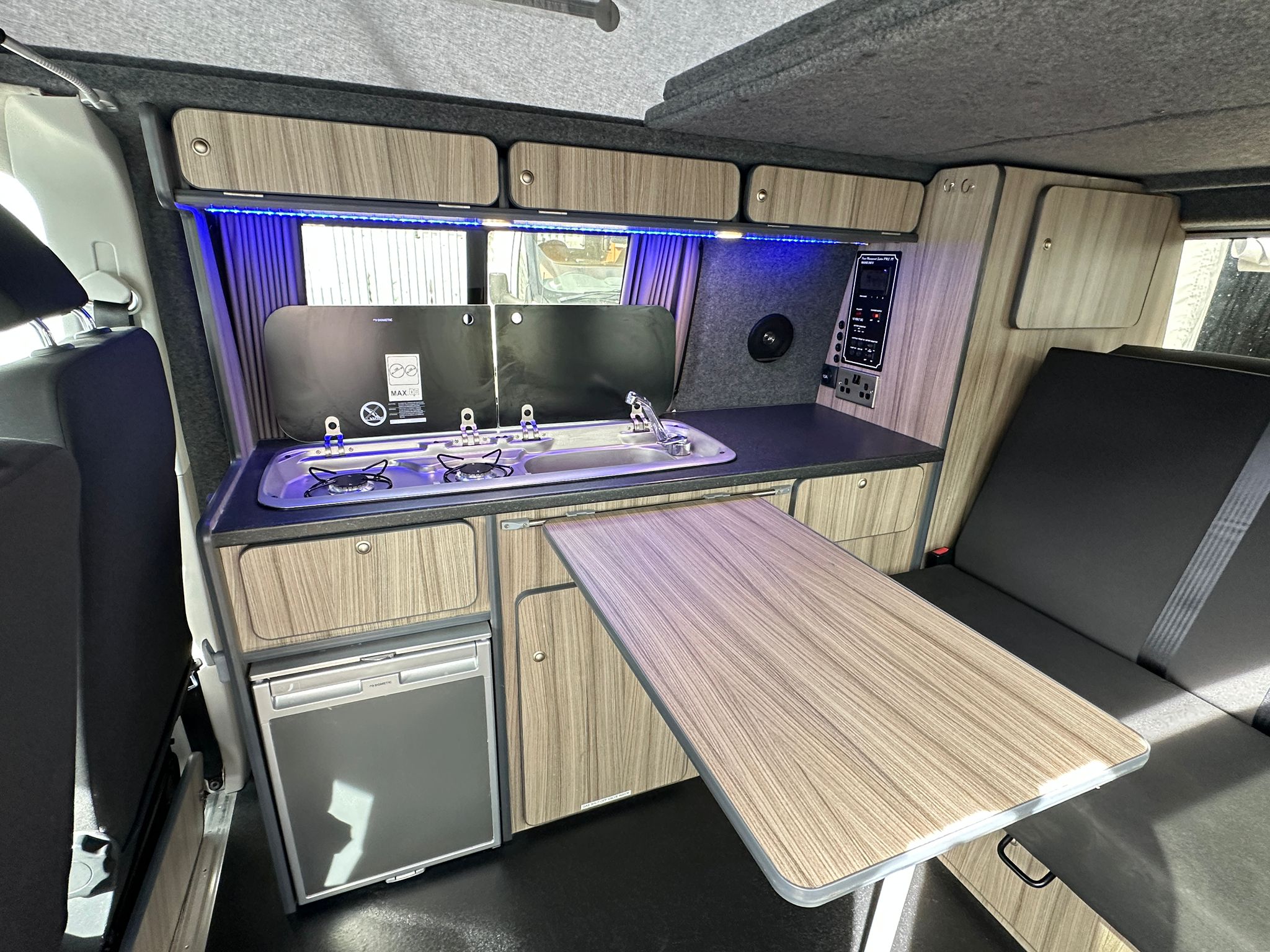 
								Volkswagon T6 Transporter Campervan full									