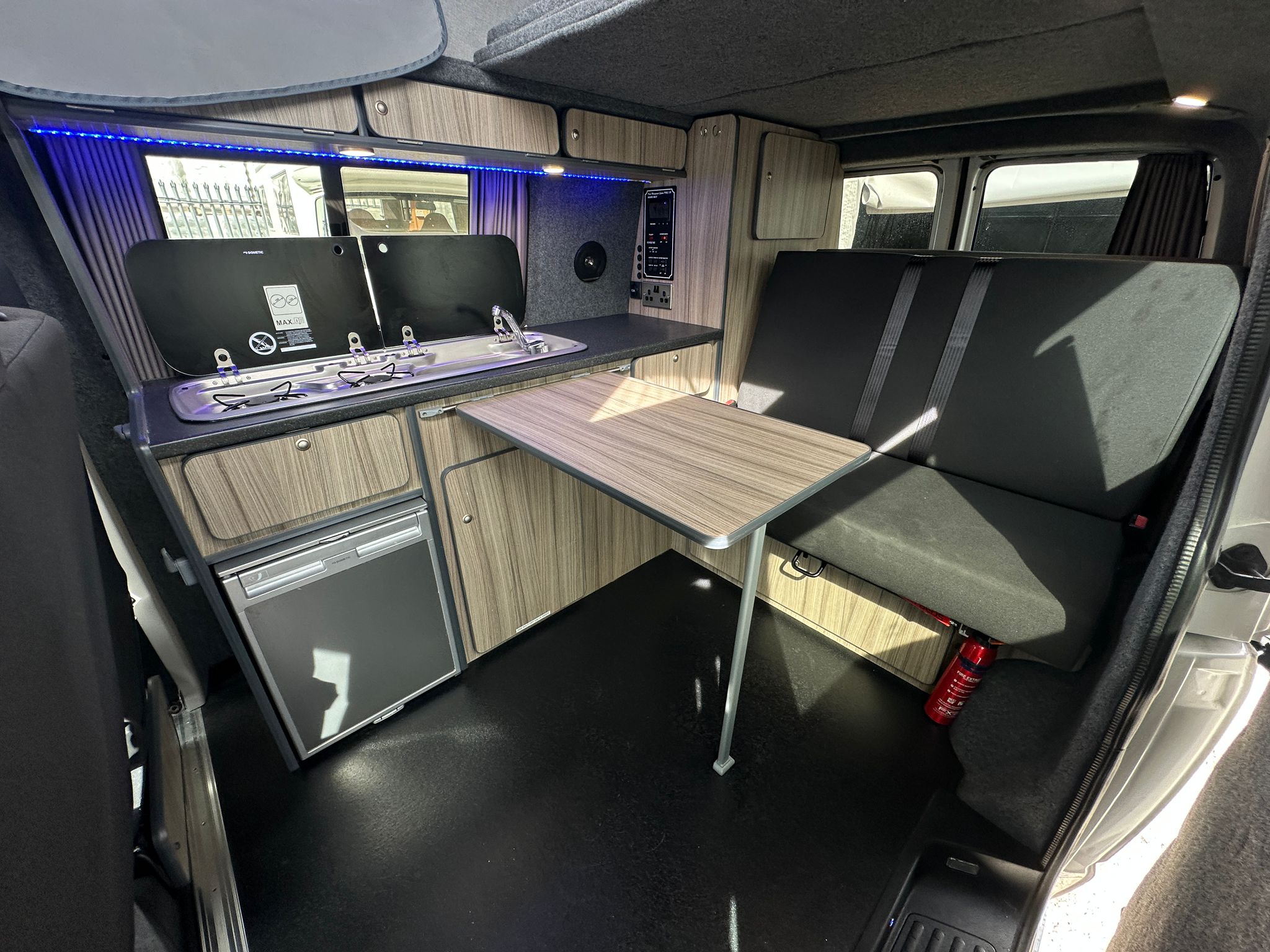 
								Volkswagon T6 Transporter Campervan full									