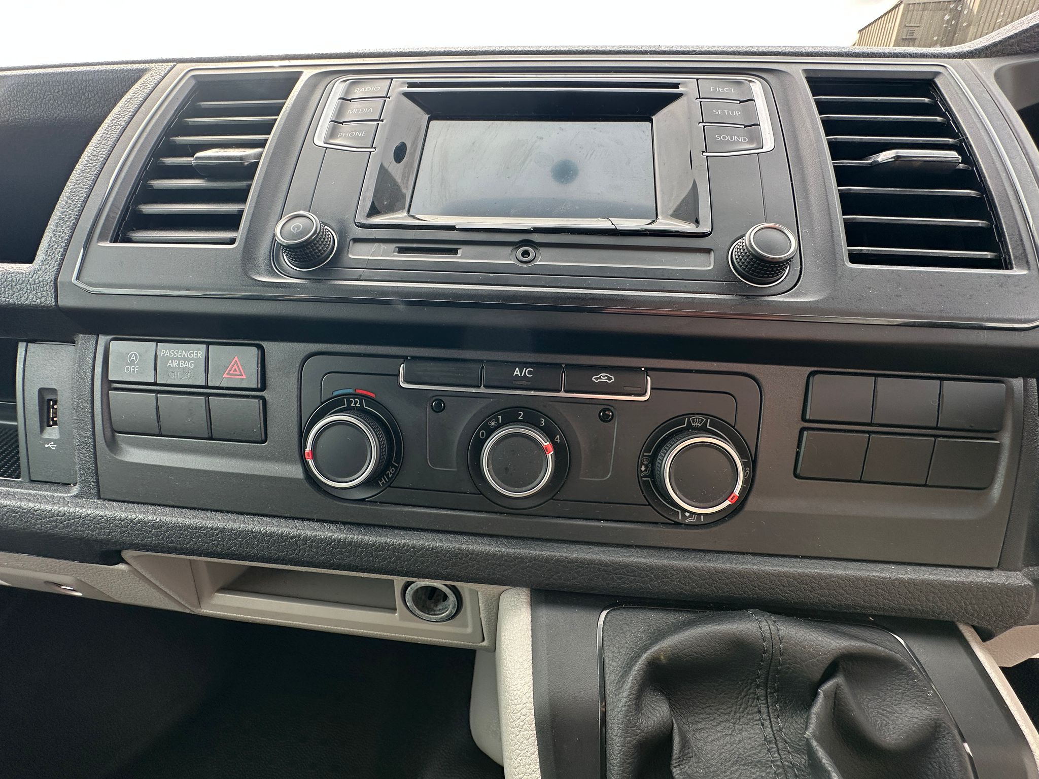 
								Volkswagon T6 Transporter Campervan full									