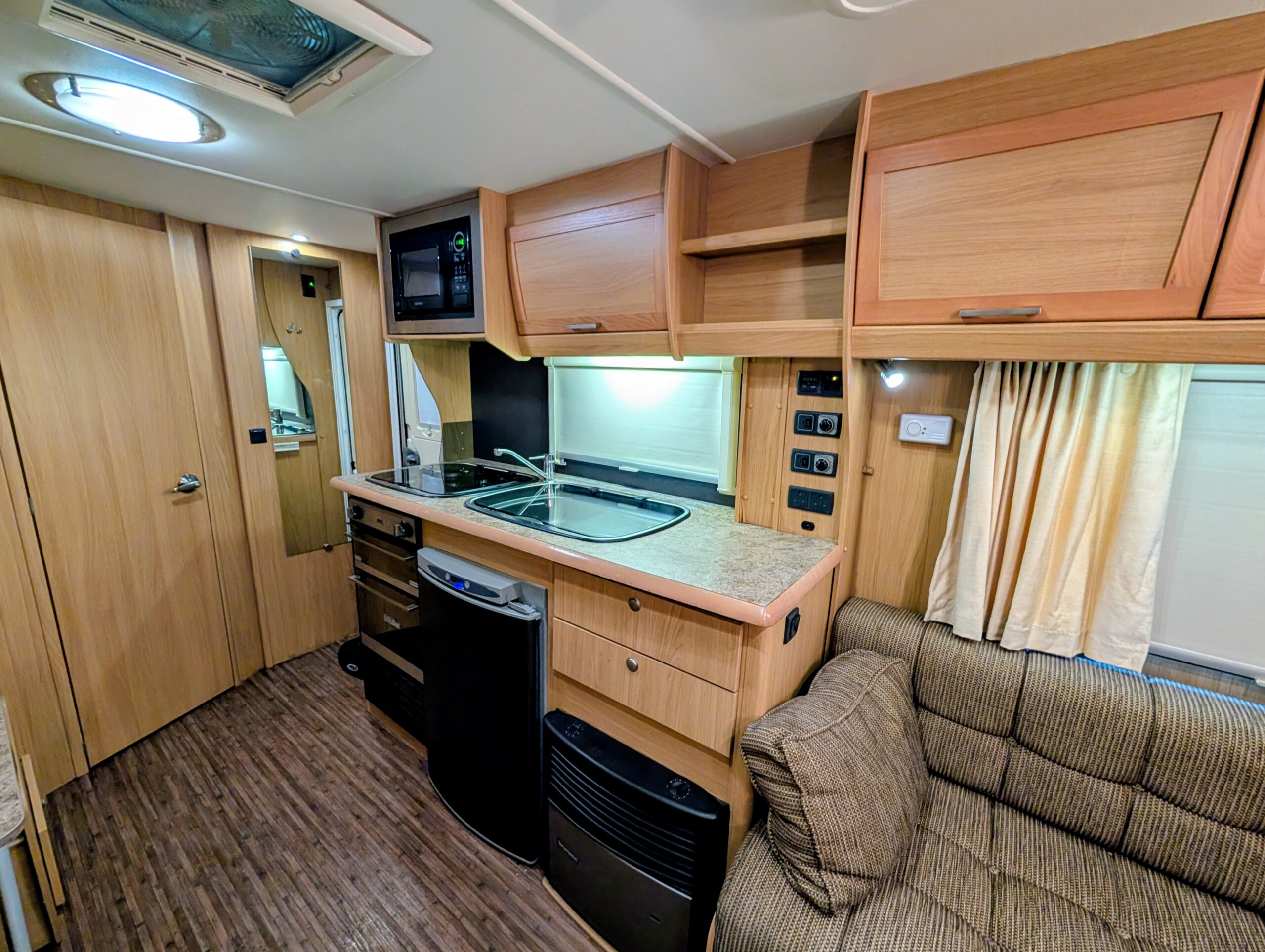 
								Elddis Odyssey 524 full									