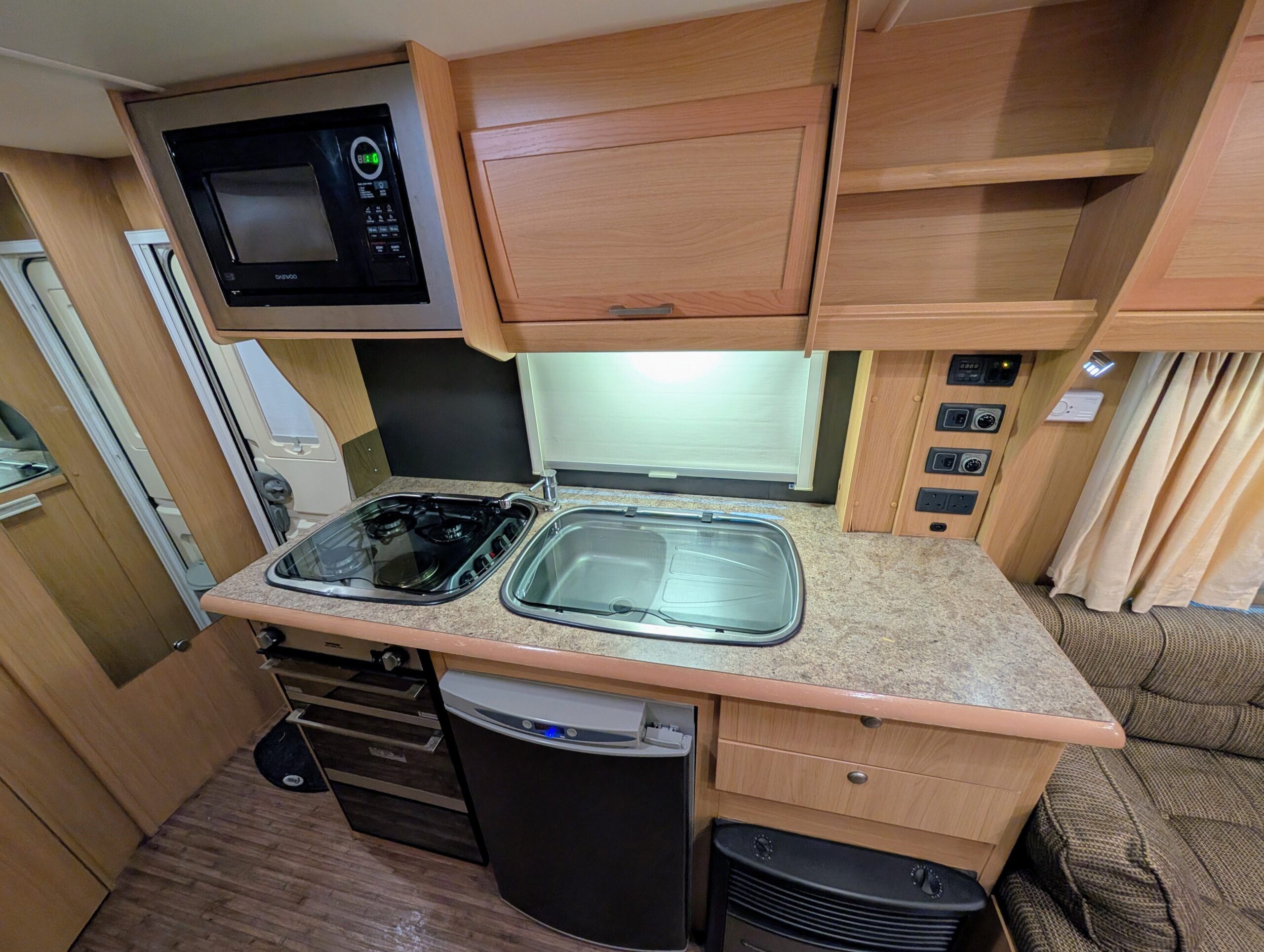 
								Elddis Odyssey 524 full									