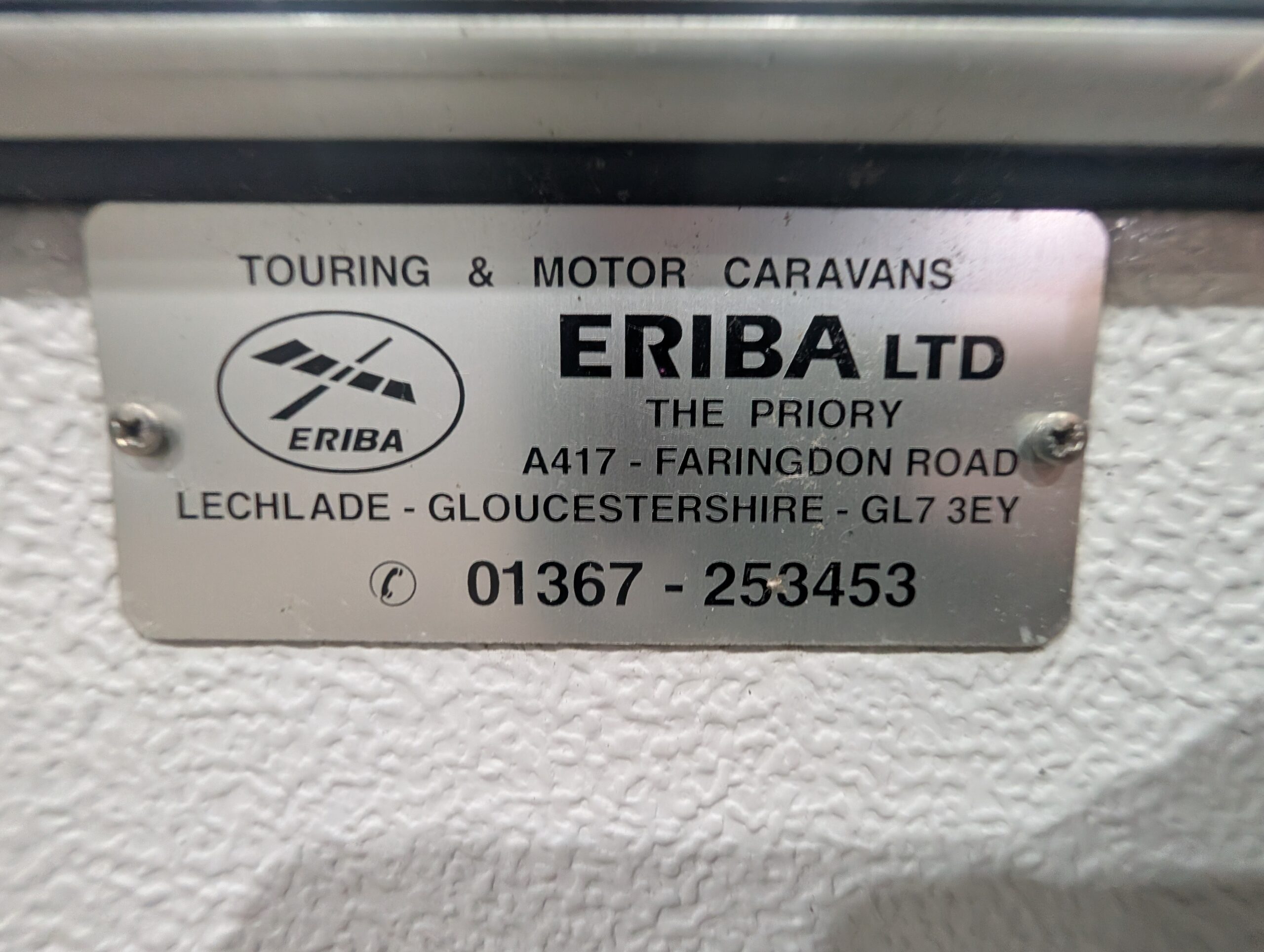 
								Eriba Puck full									