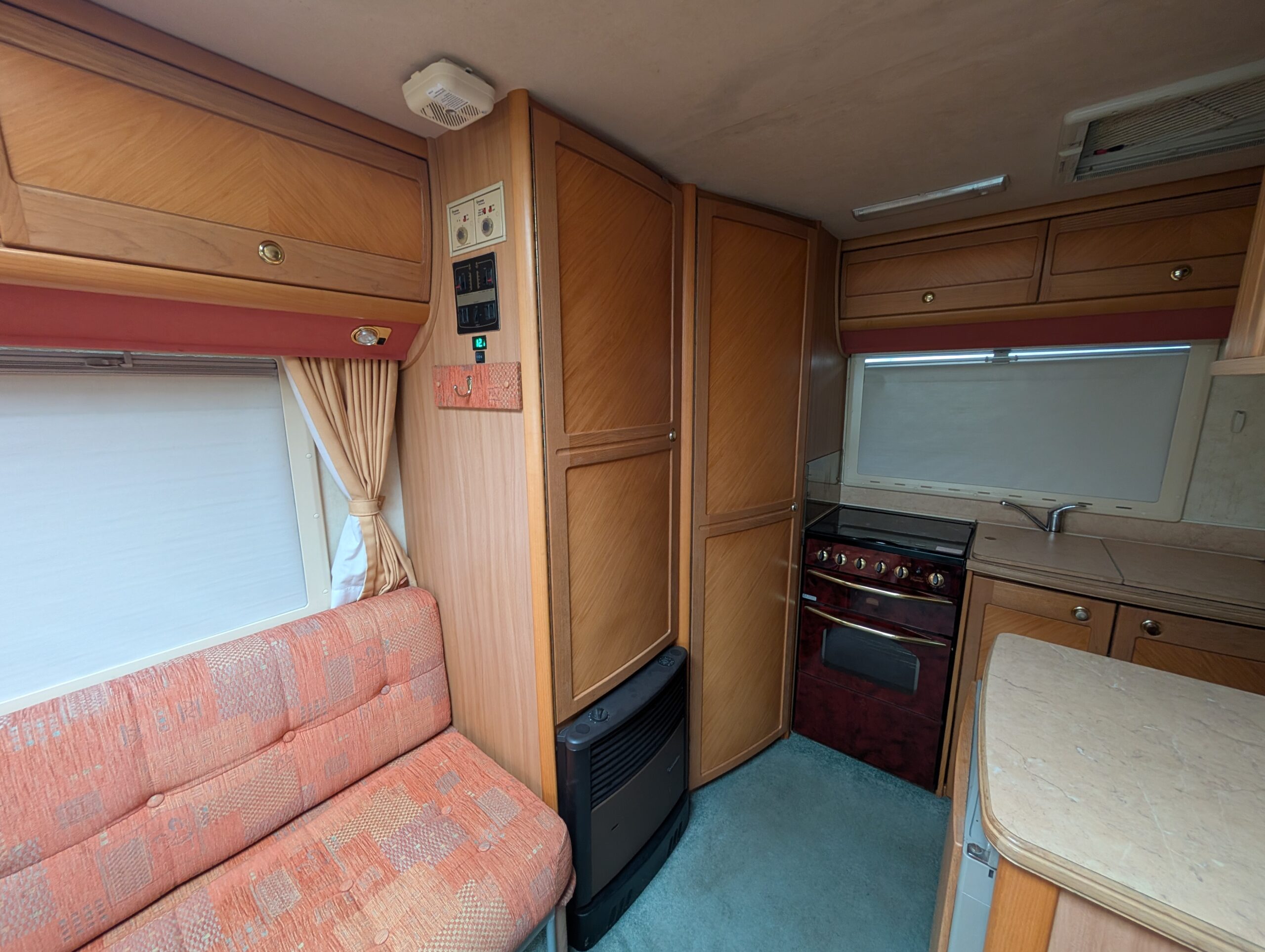 
								Ford Transit Auto-Sleeper full									