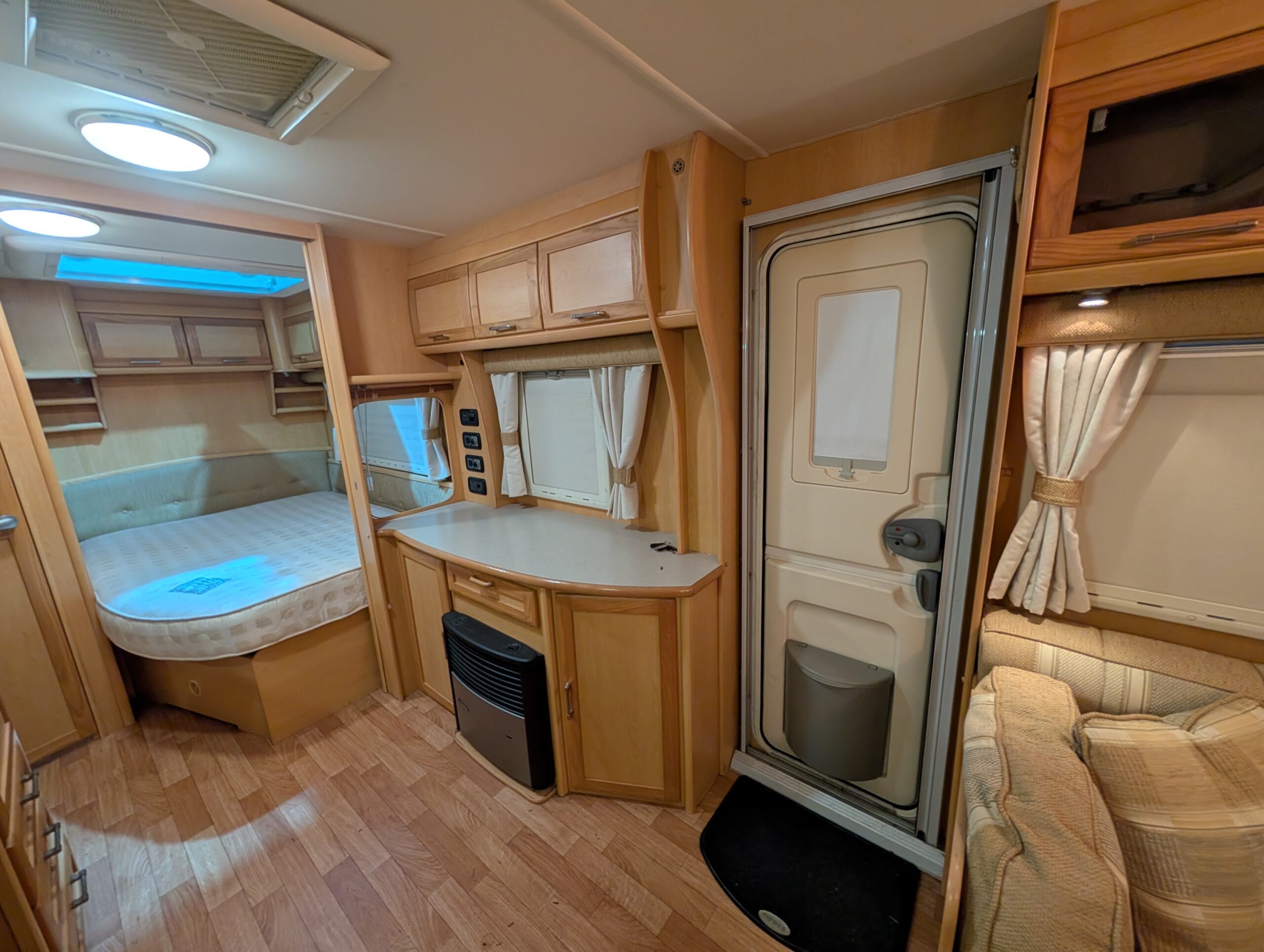 
								Elddis Odyssey 544 full									