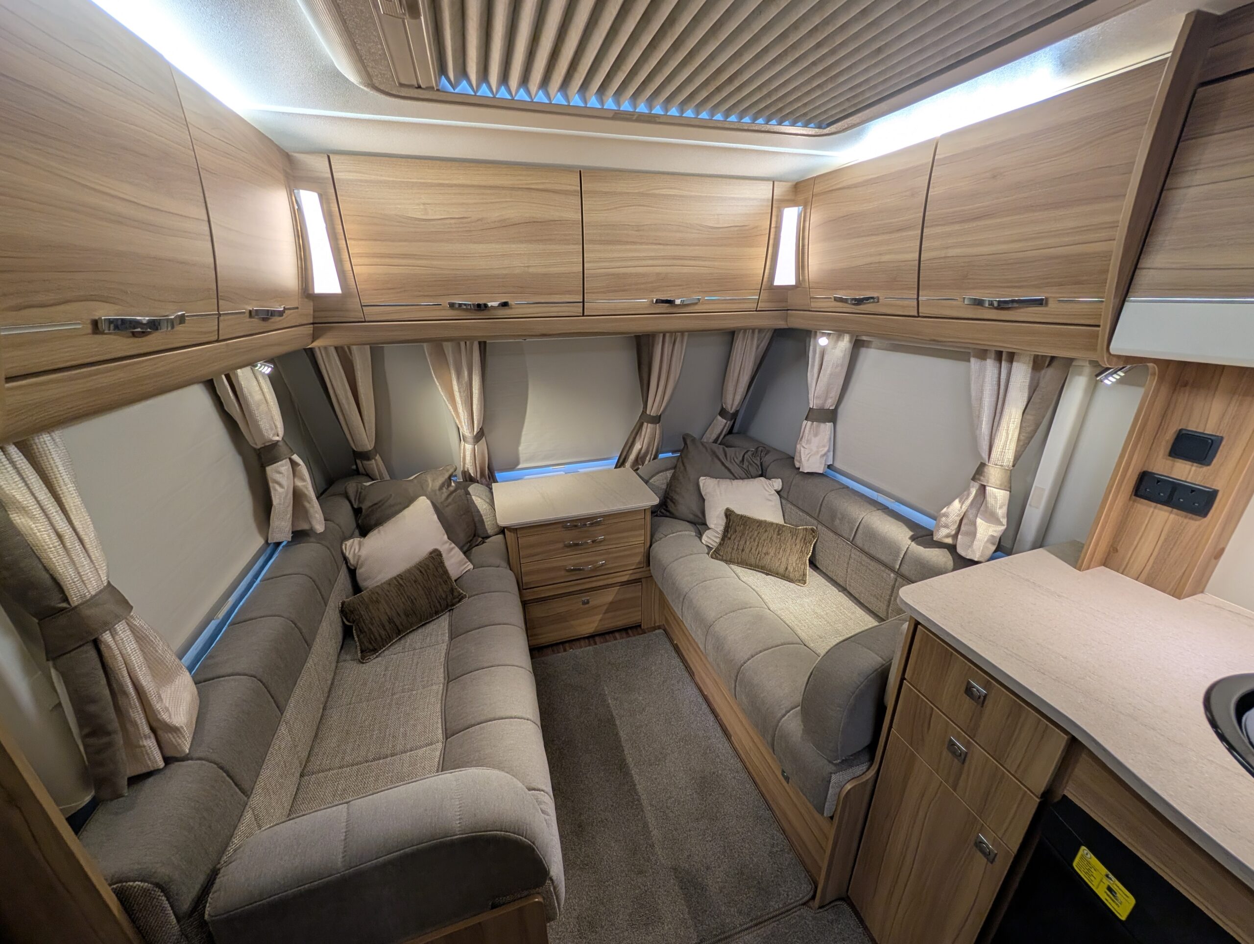 
								Elddis Supreme full									