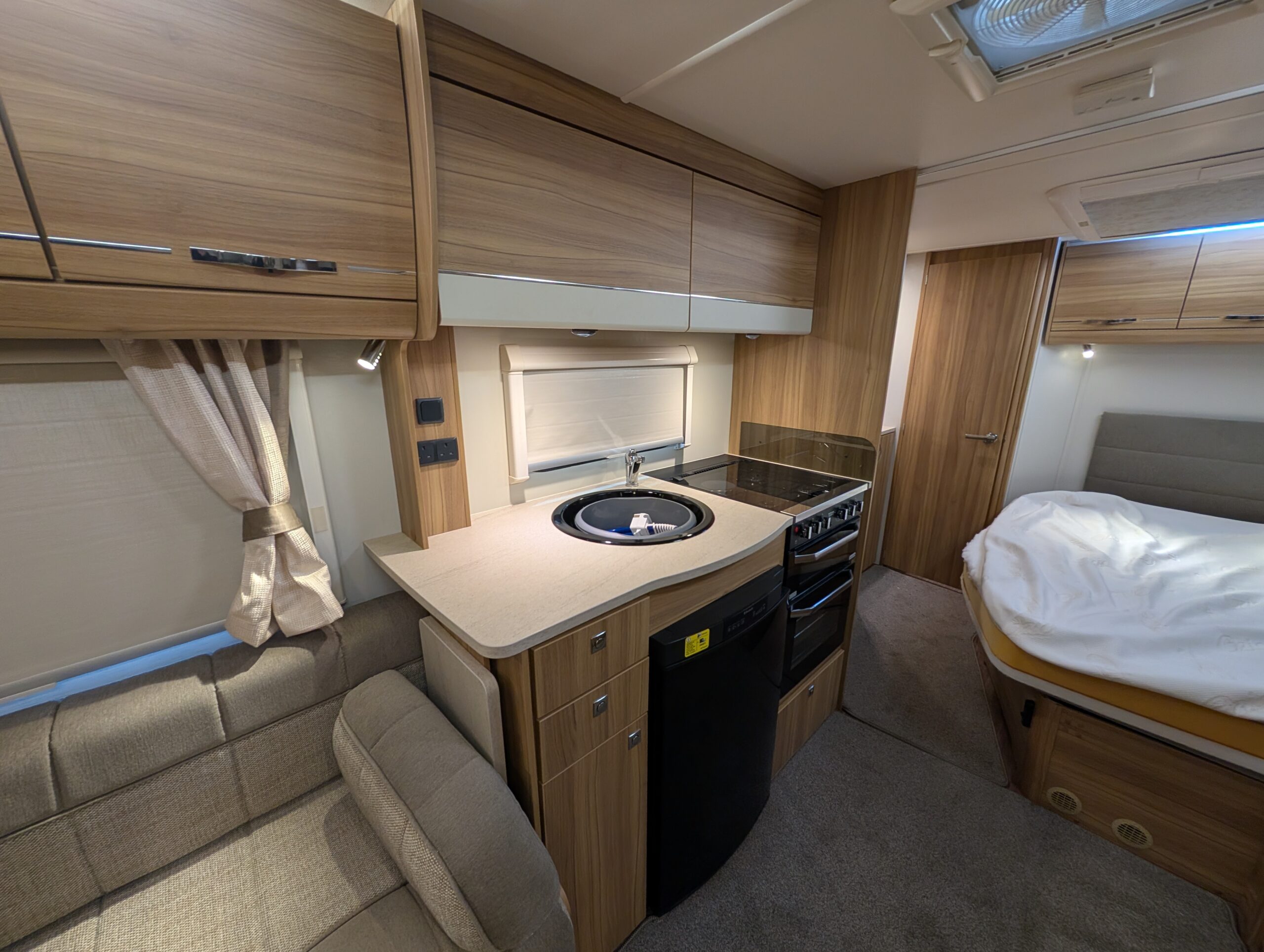 
								Elddis Supreme full									