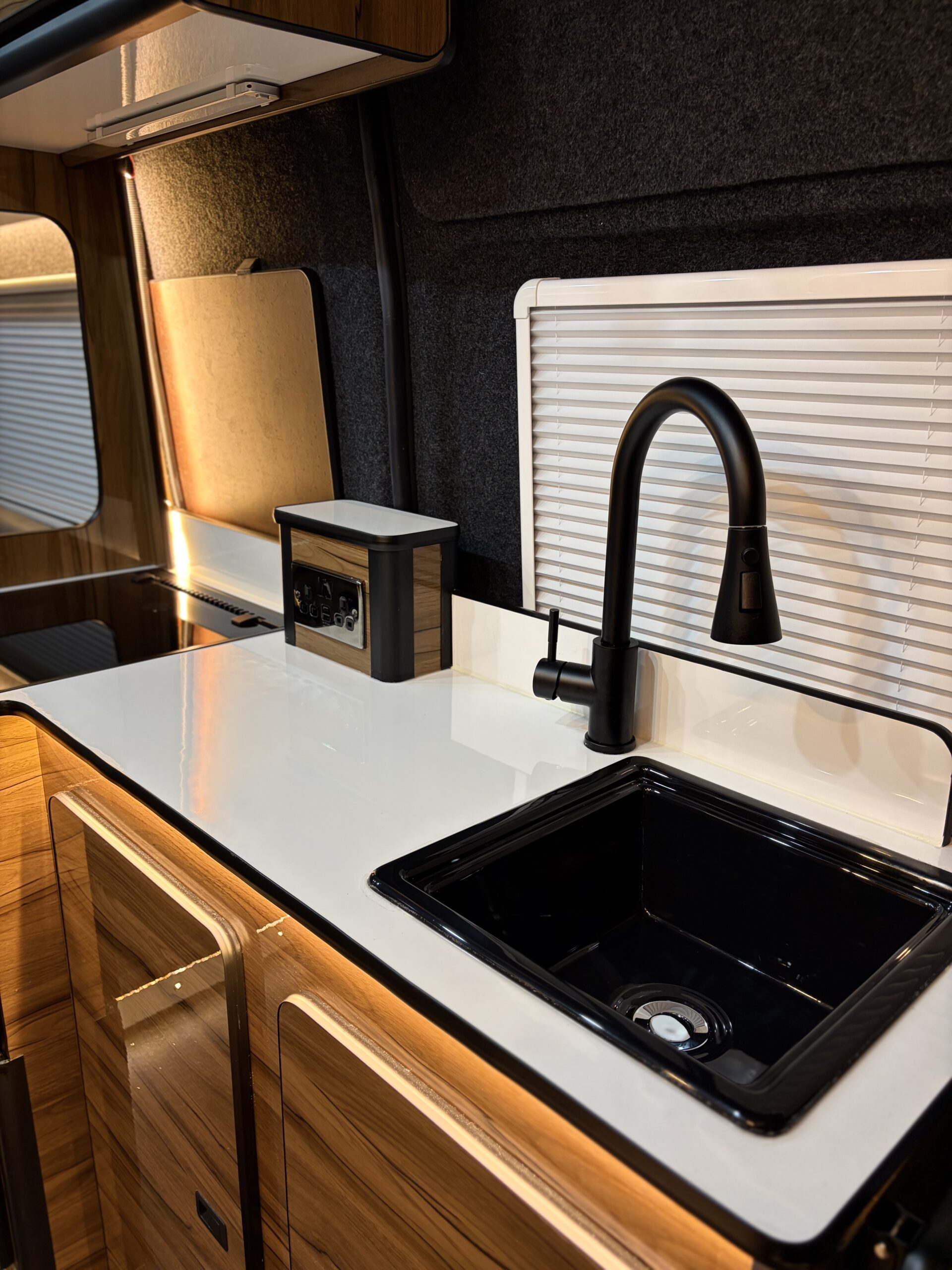 
								Citroen Relay Adventure full									