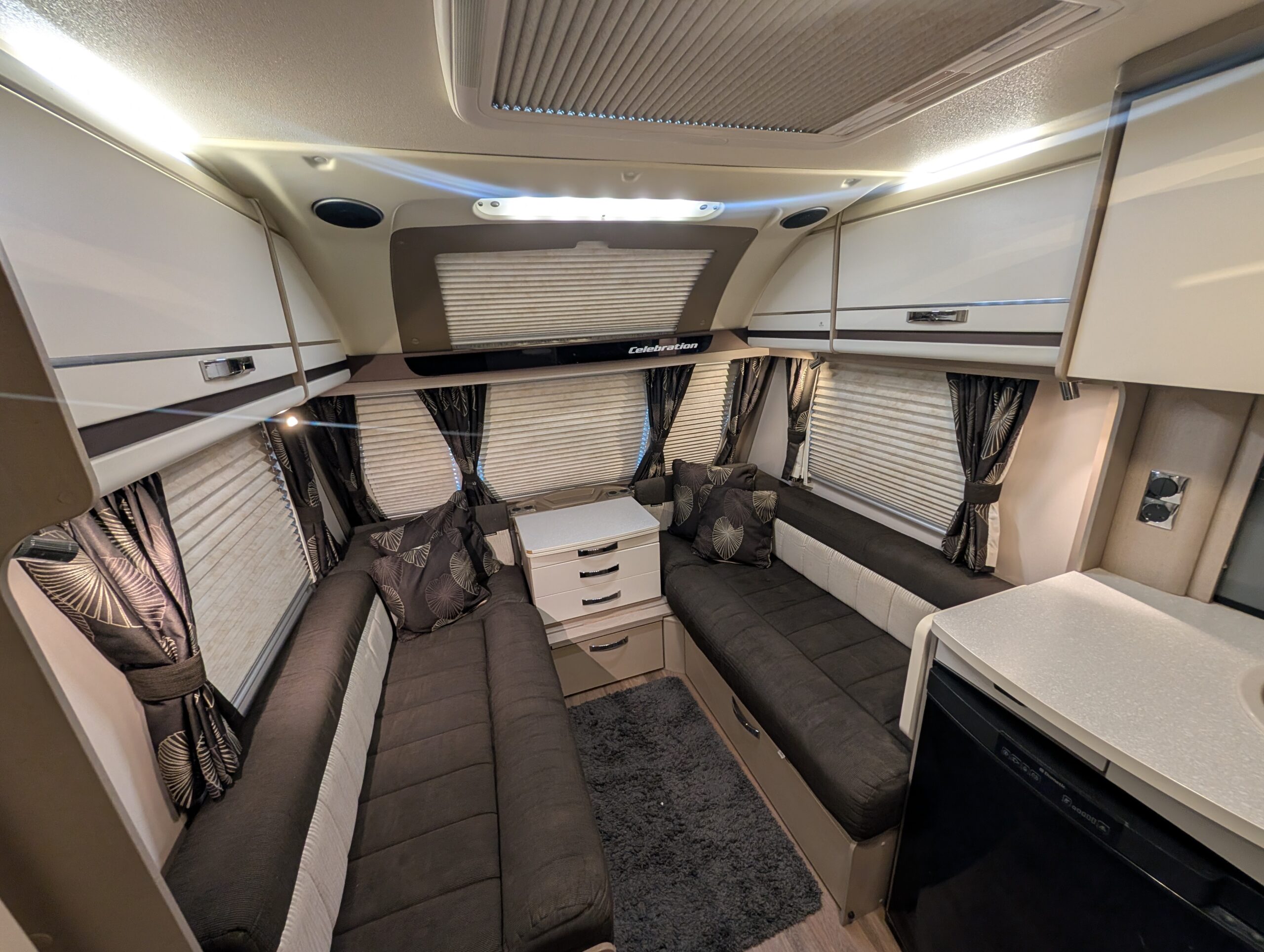 
								Swift Celebration 584 full									