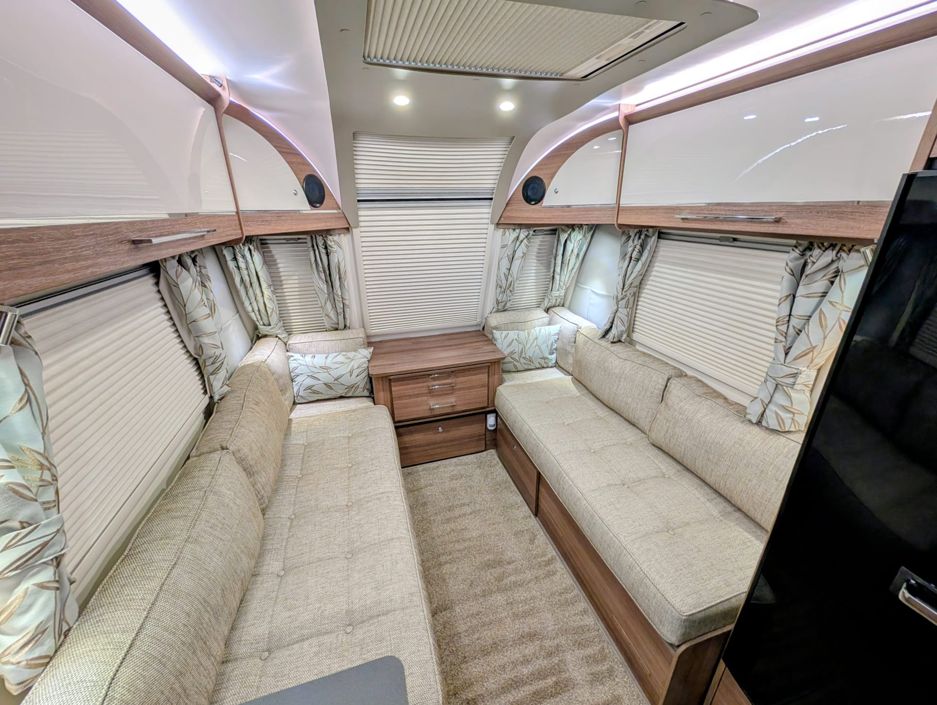 
								Bailey Unicorn Seville full									