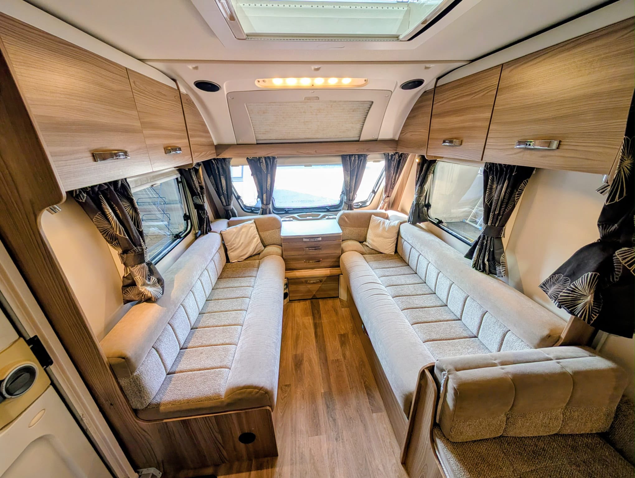 
								Swift S-Line 630 full									