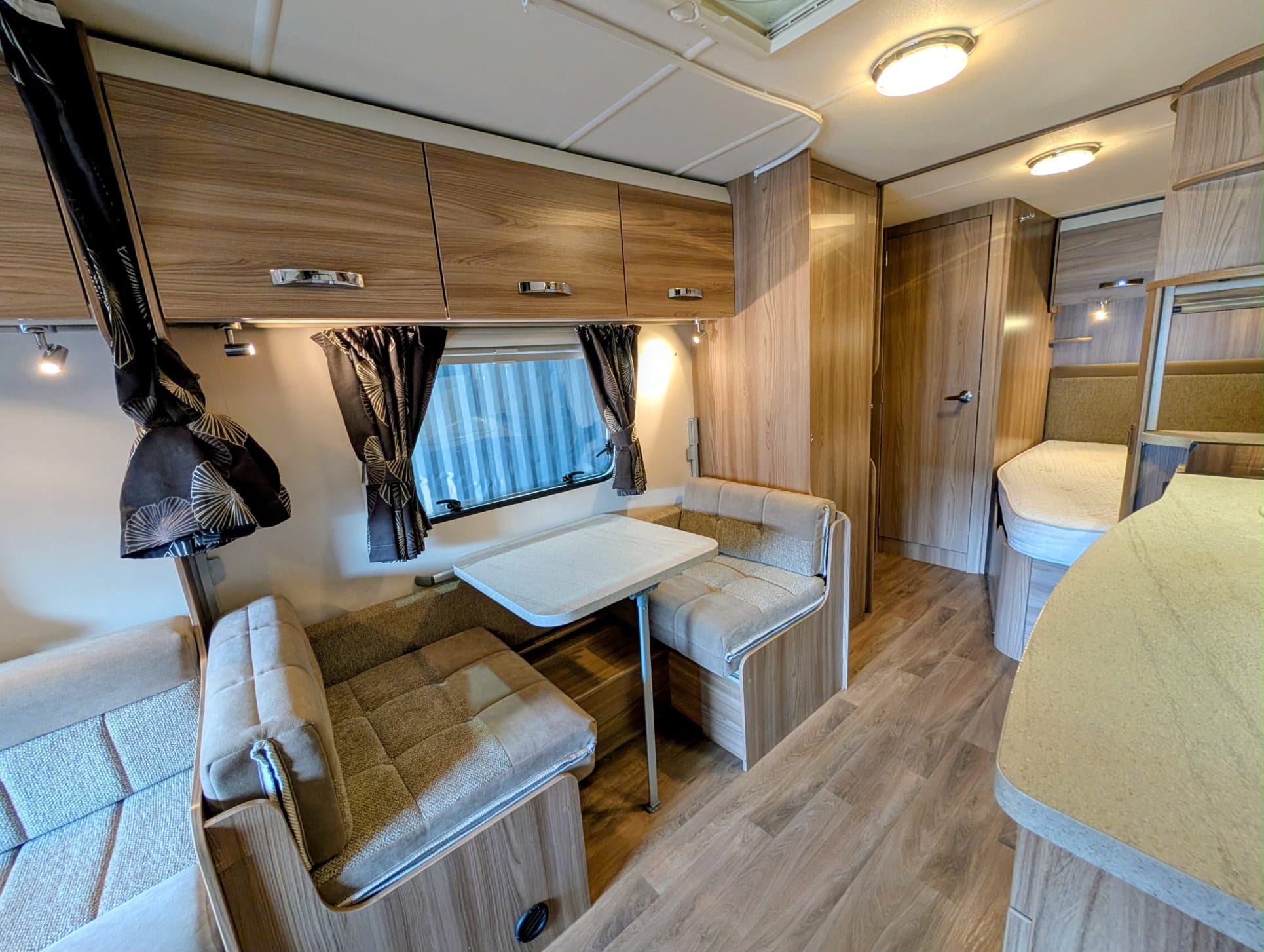 
								Swift S-Line 630 full									