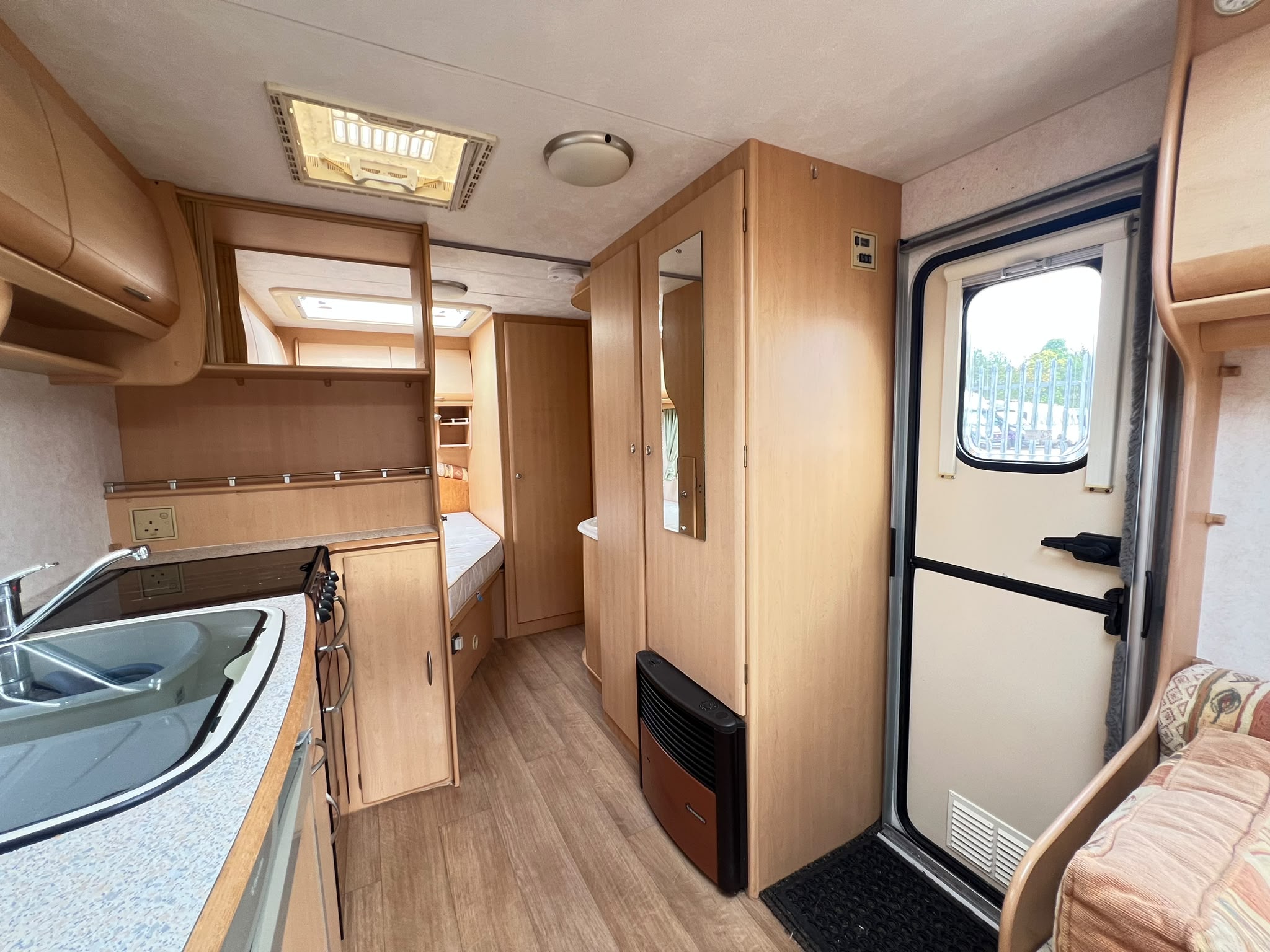 
								Coachman Amara 530-4 full									
