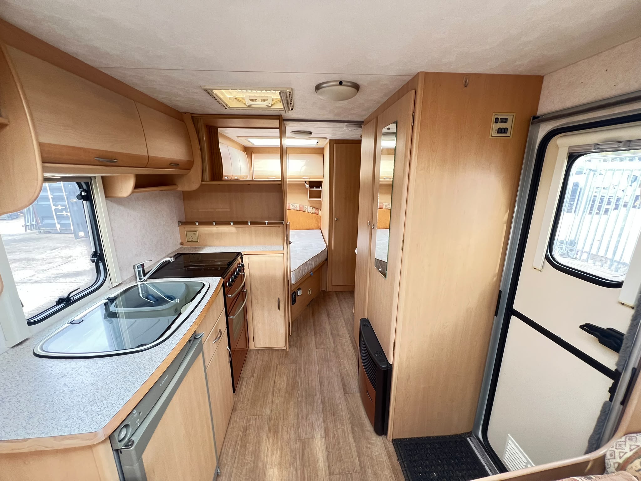 
								Coachman Amara 530-4 full									